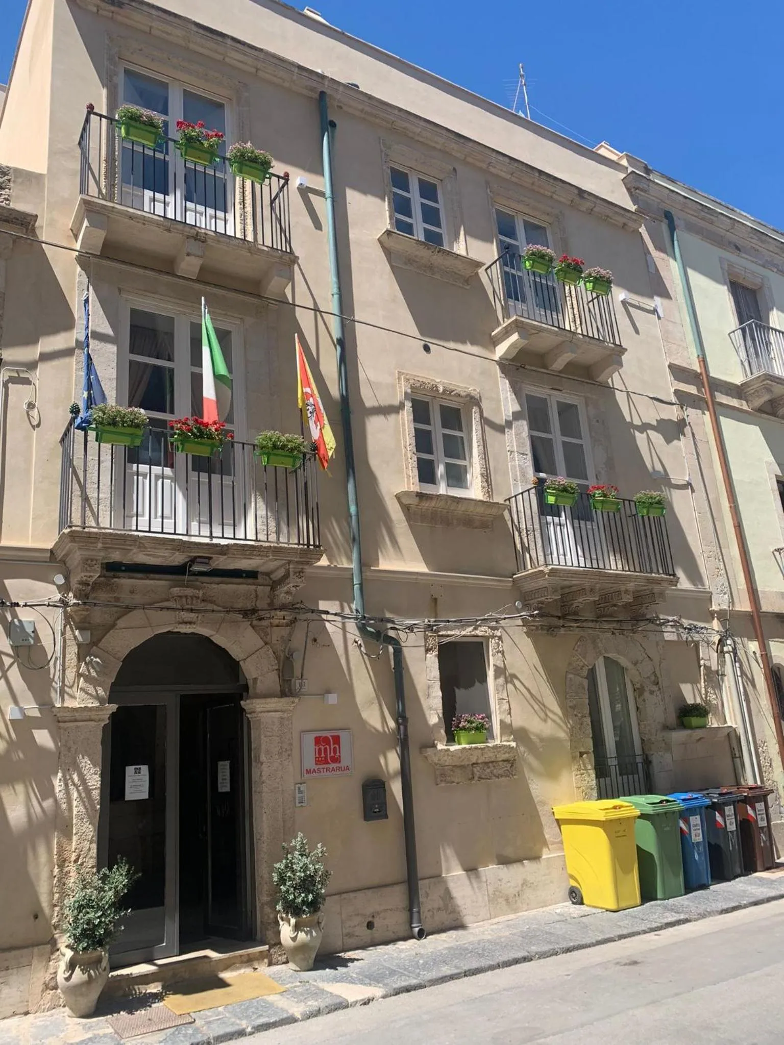 Property building in Nuova Mastrarua Rooms