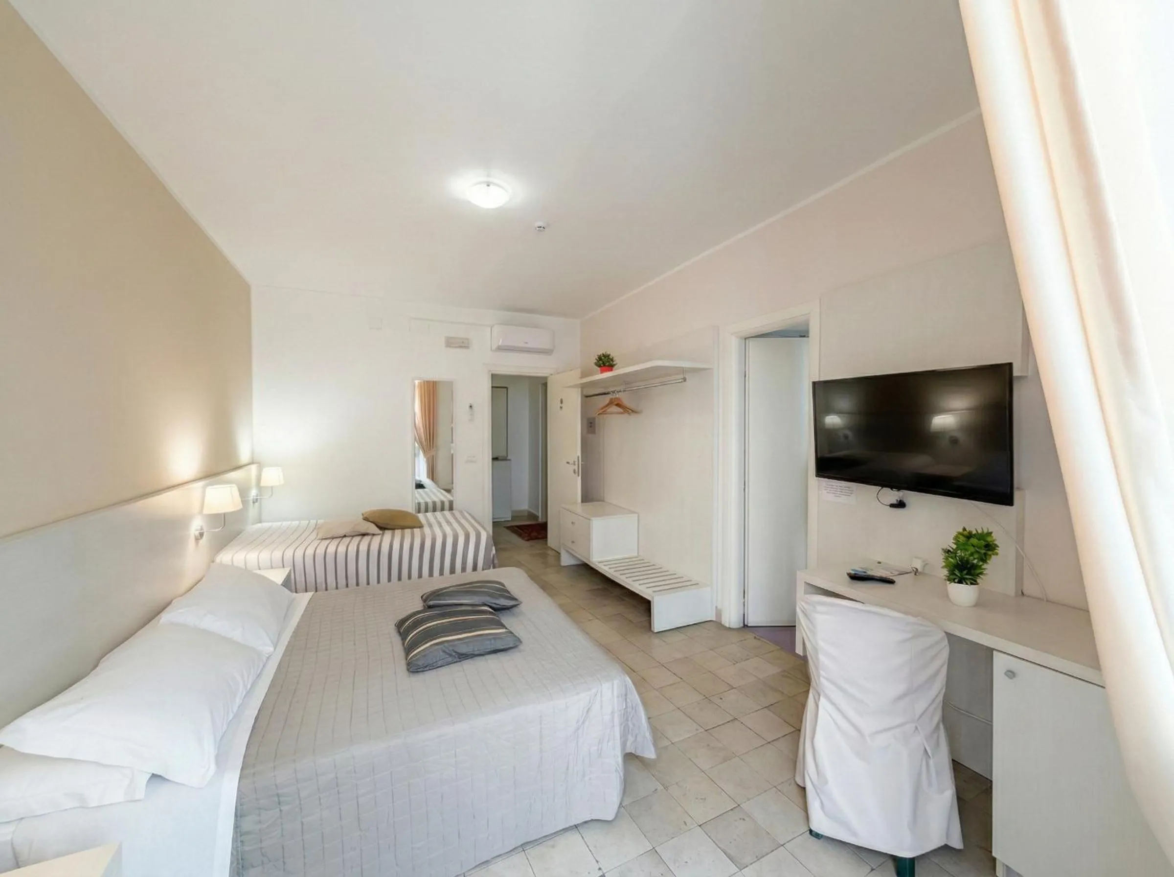 Triple Room with Sea View in Ortigia Mastrarua rooms