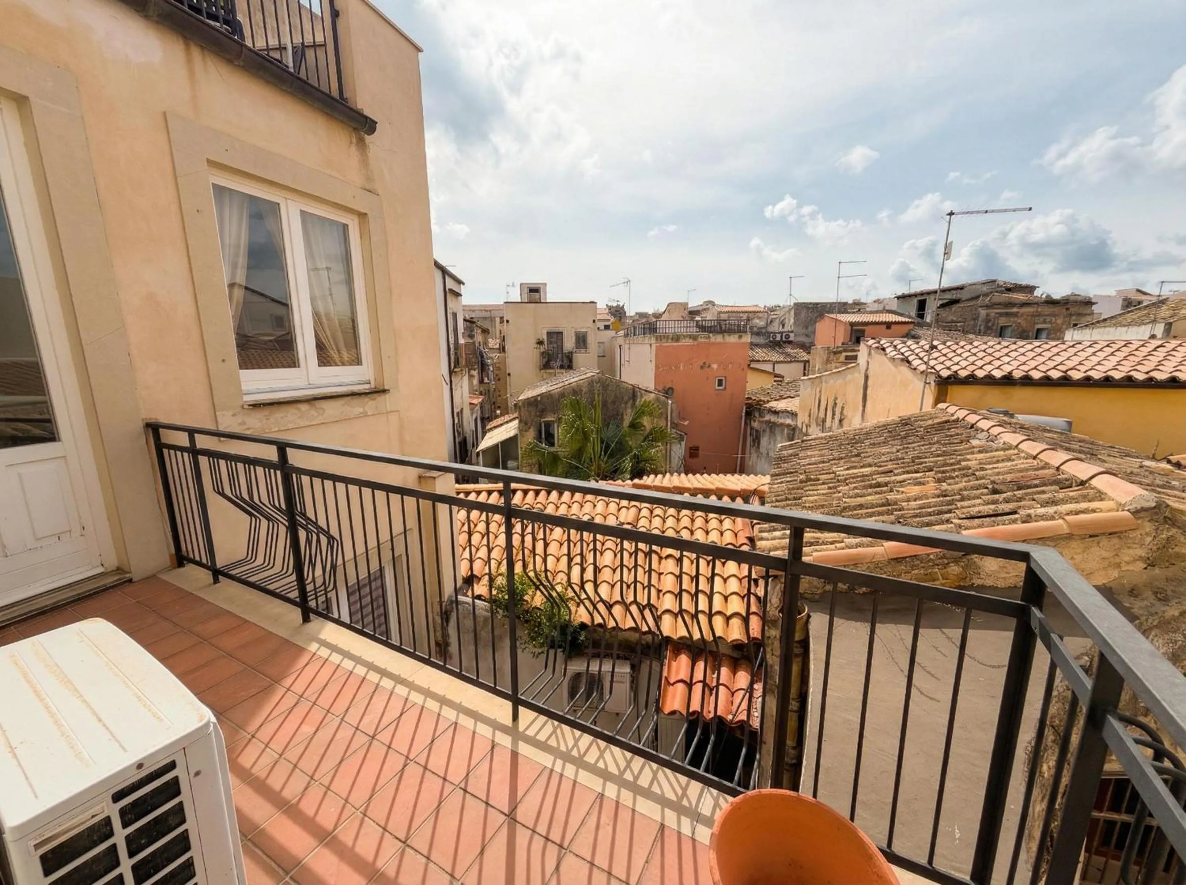 Patio in Ortigia Mastrarua rooms