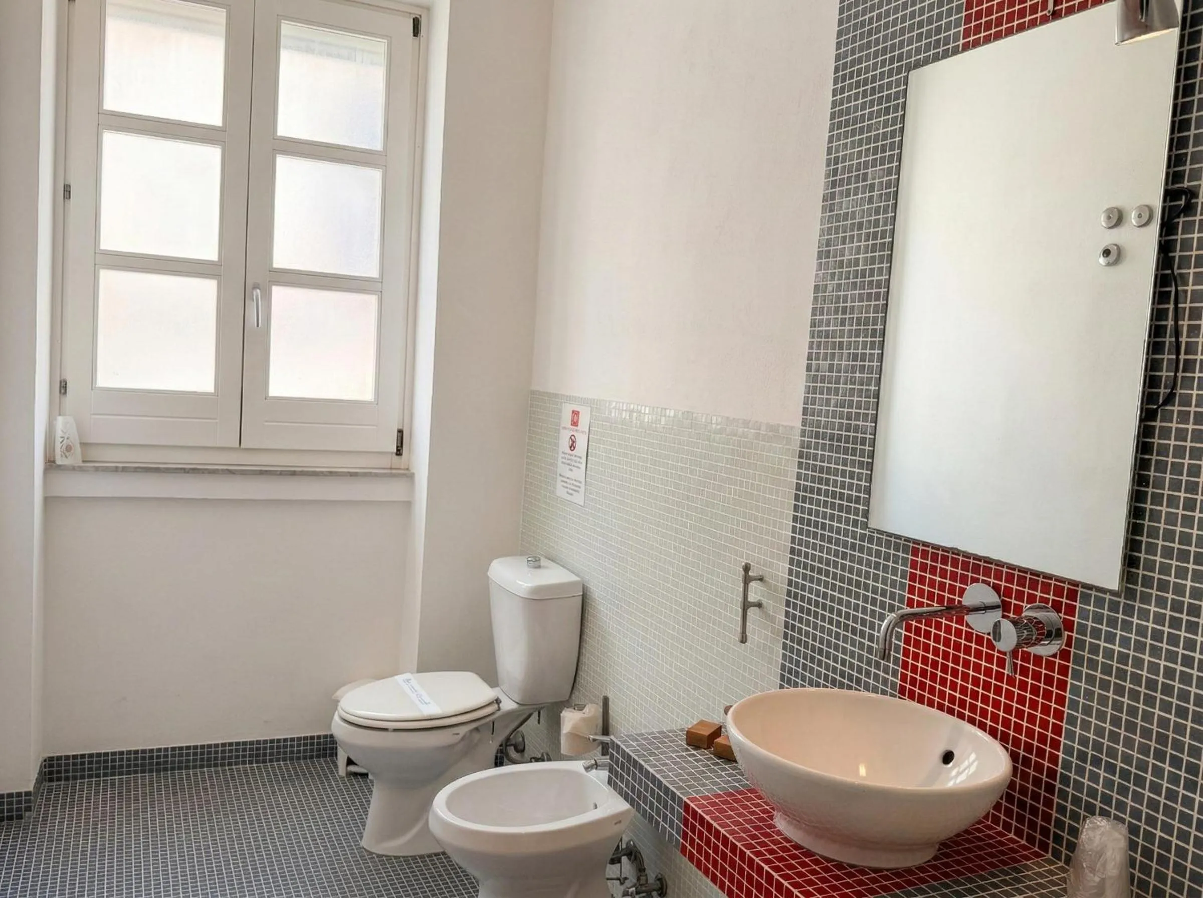 Toilet in Ortigia Mastrarua rooms