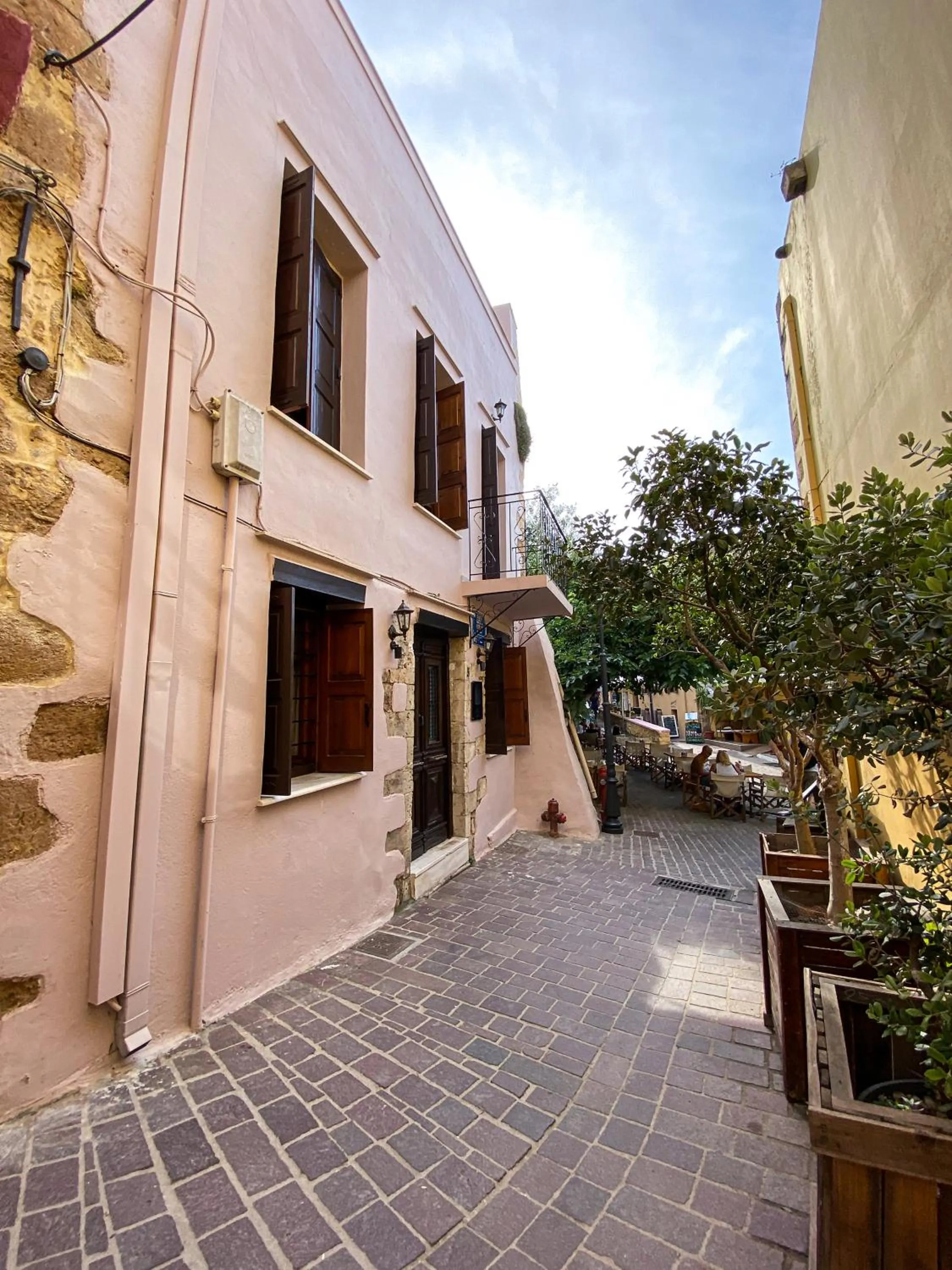 Facade/entrance in Casa Dasyra