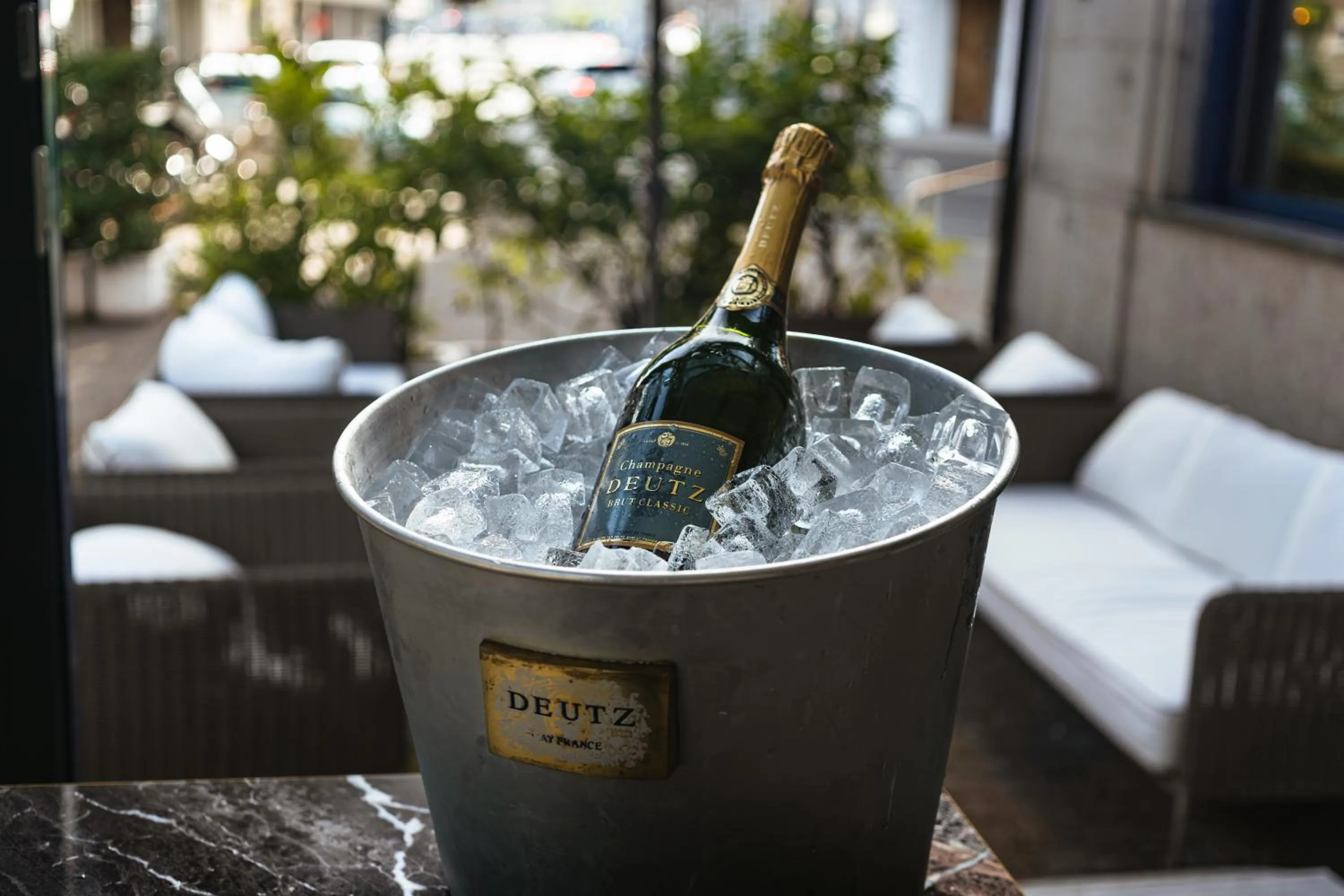 Lounge or bar in Hotel Montbrillant