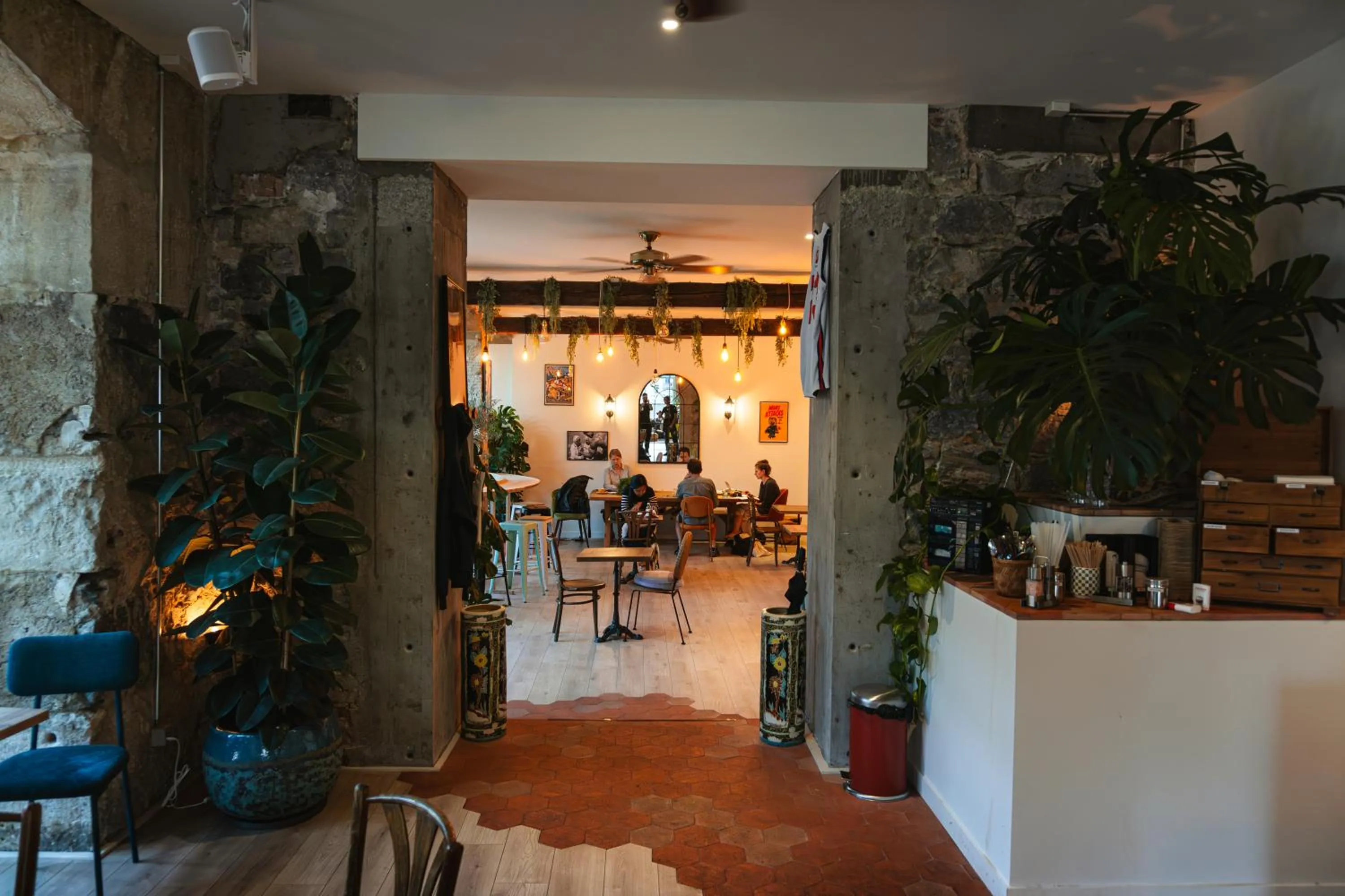 Restaurant/places to eat in Hotel Montbrillant