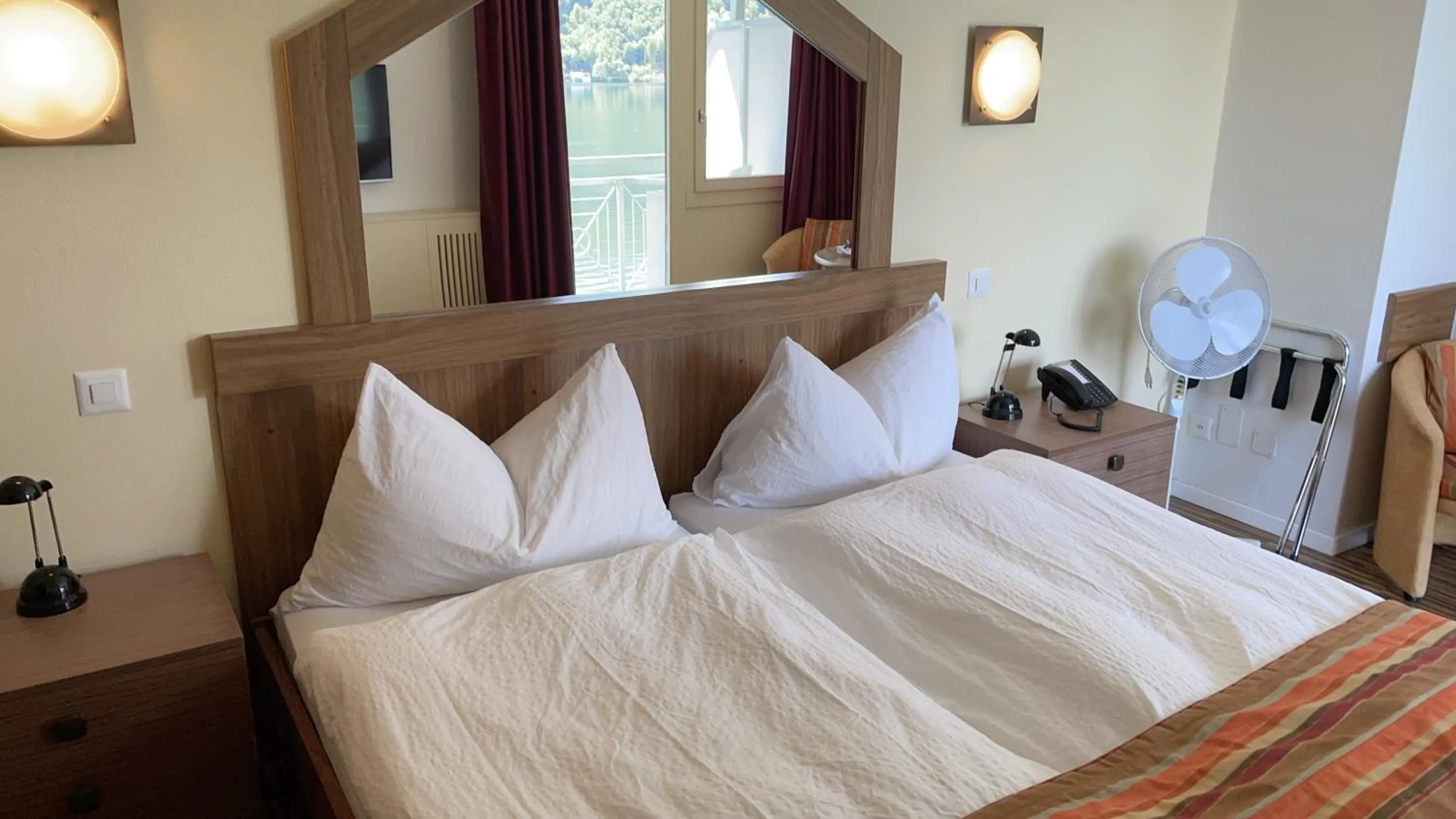 Bed in Tresa Bay Hotel