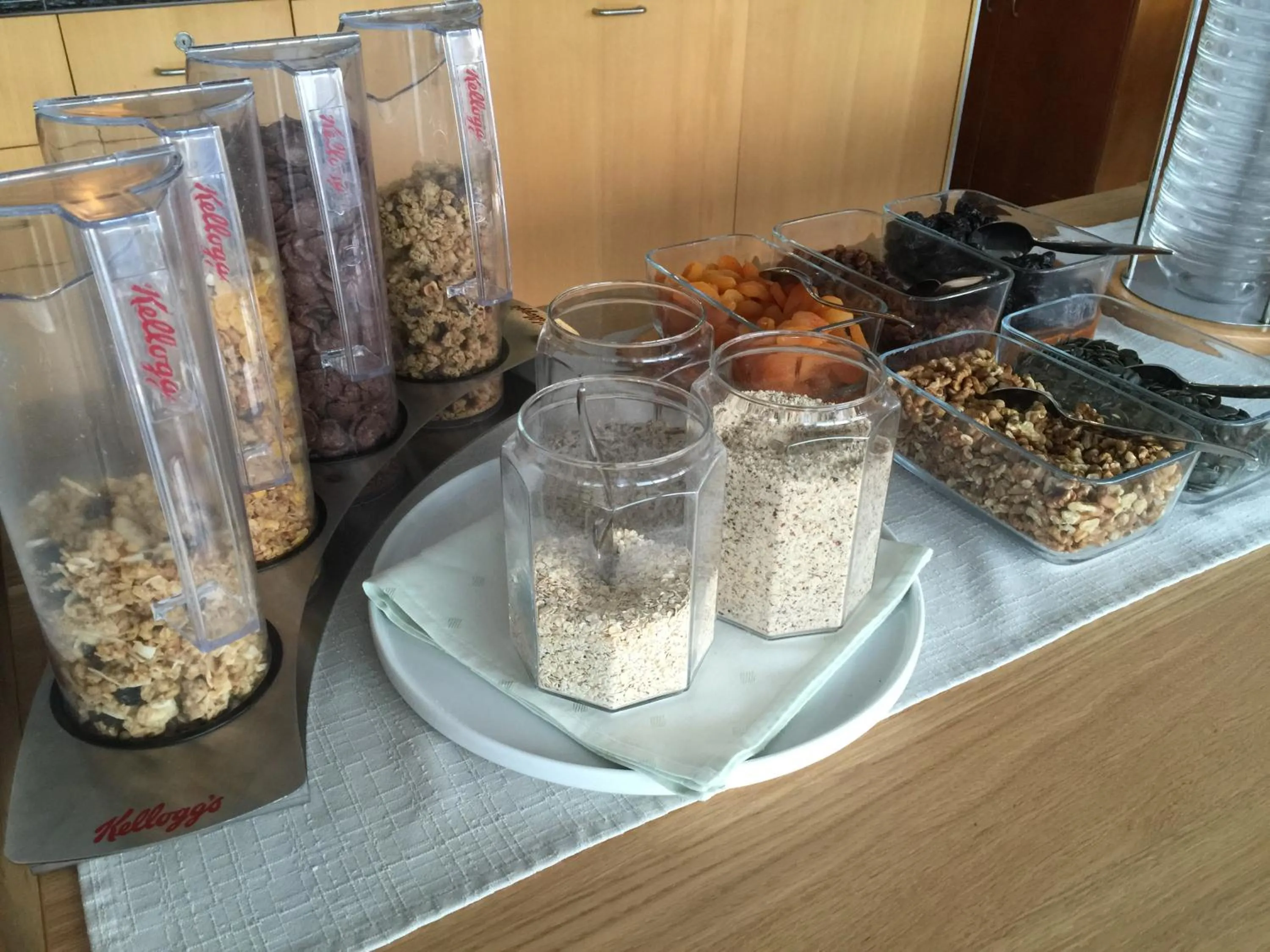 Food in Tresa Bay Hotel