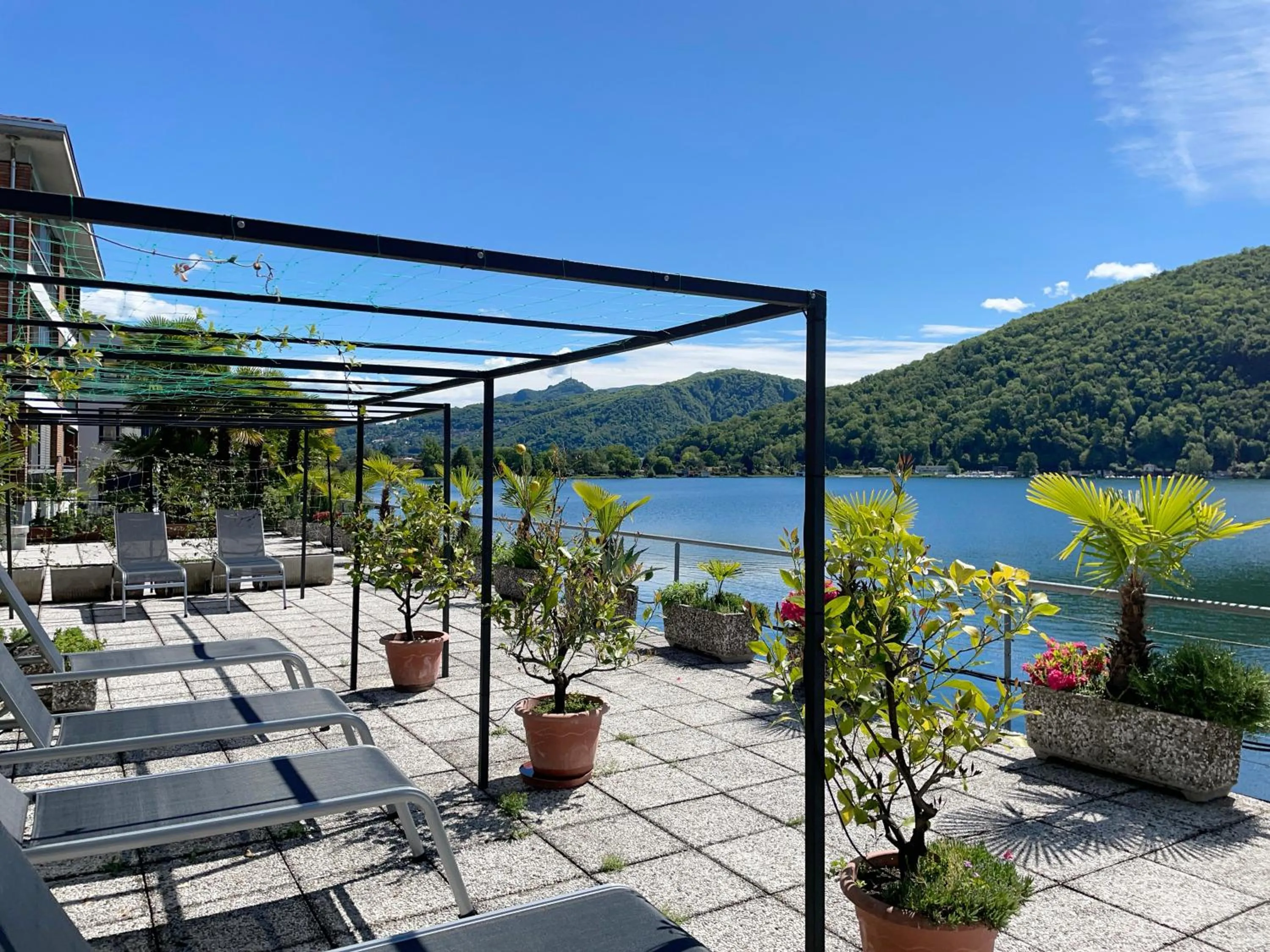 Swimming pool in Tresa Bay Hotel