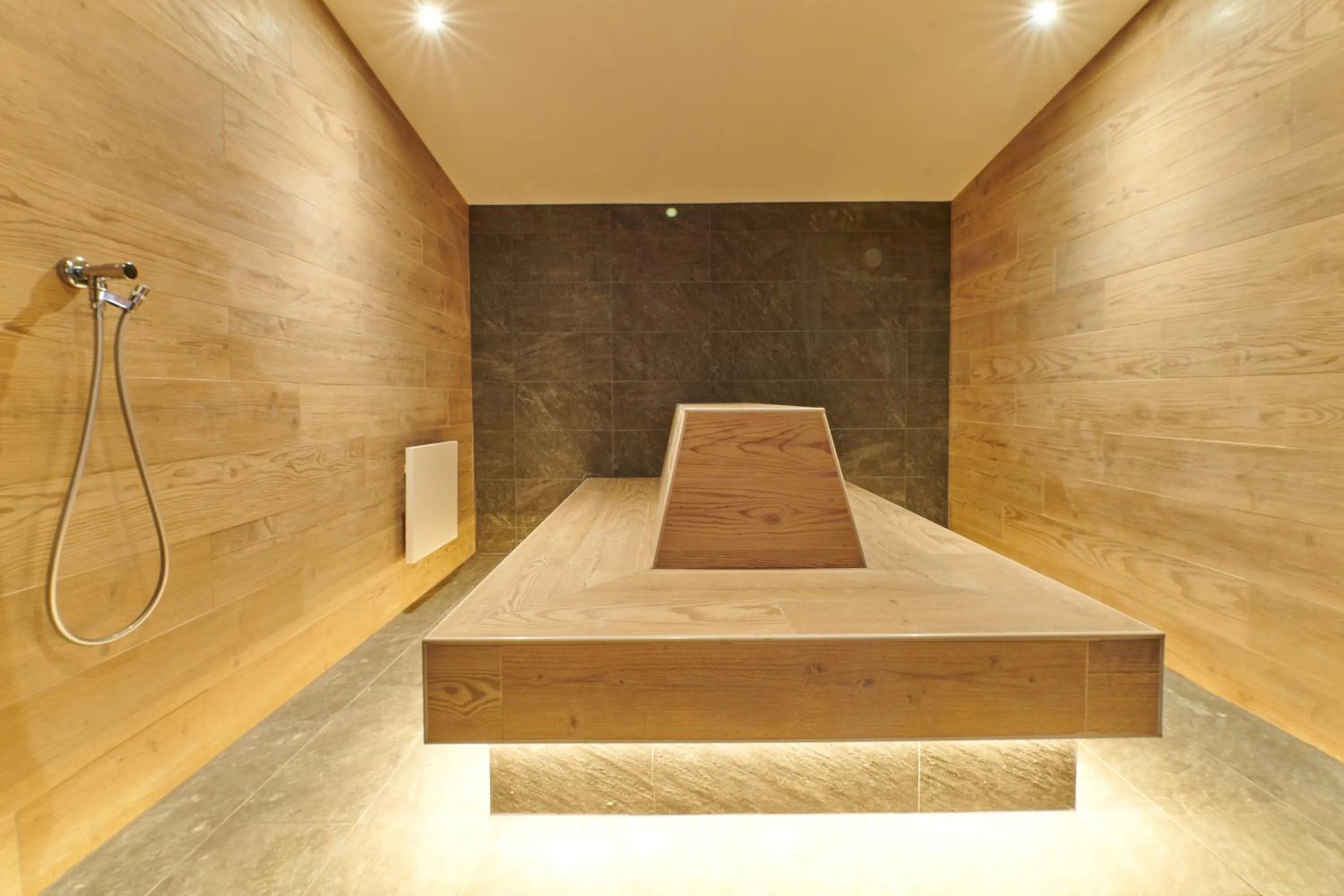 Steam room in Boutique Hotel Beau-Séjour & Spa Superior