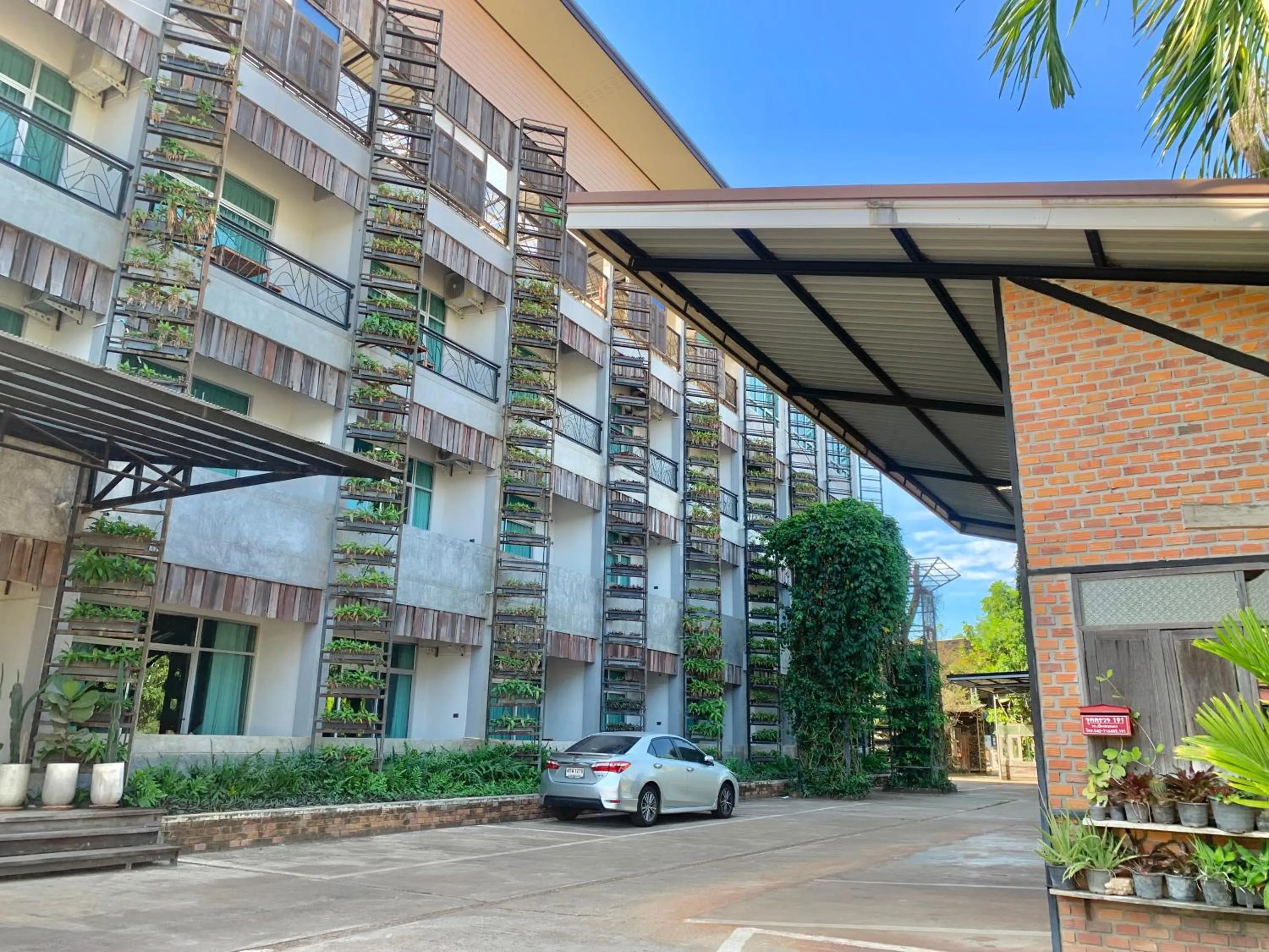 Property building in Hug Sakhonnakhon Hotel