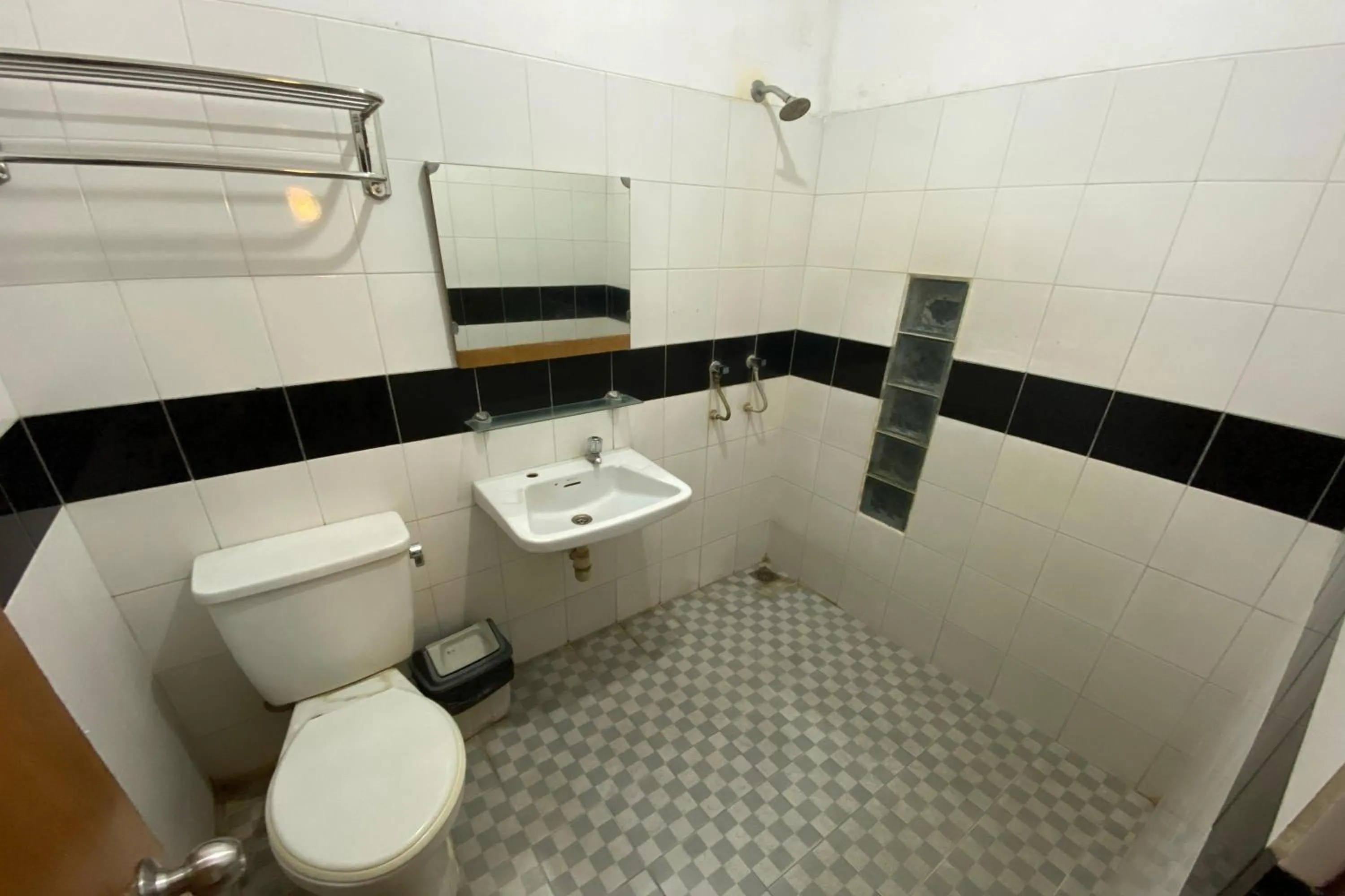 Bathroom in Hotel Lestari