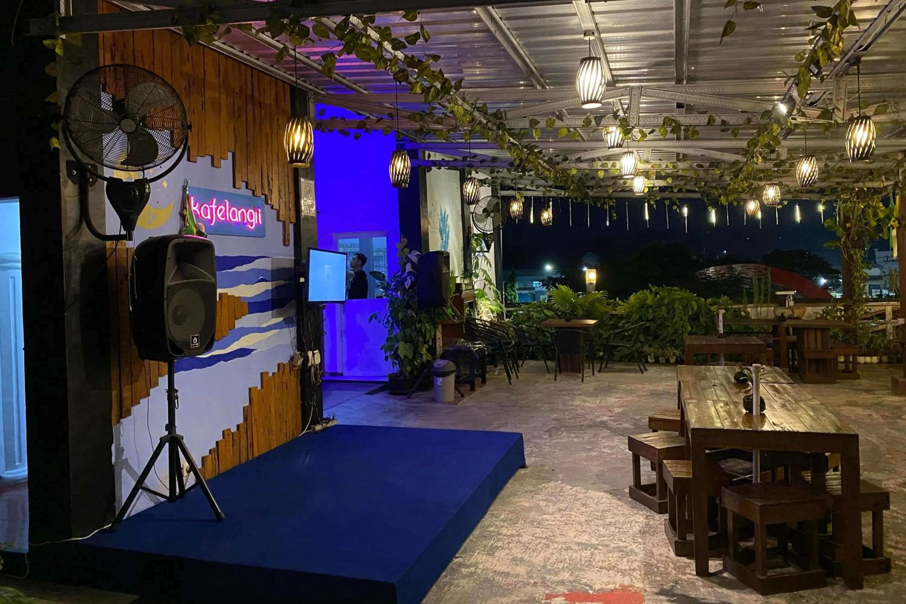 Restaurant/places to eat in Hotel Lestari