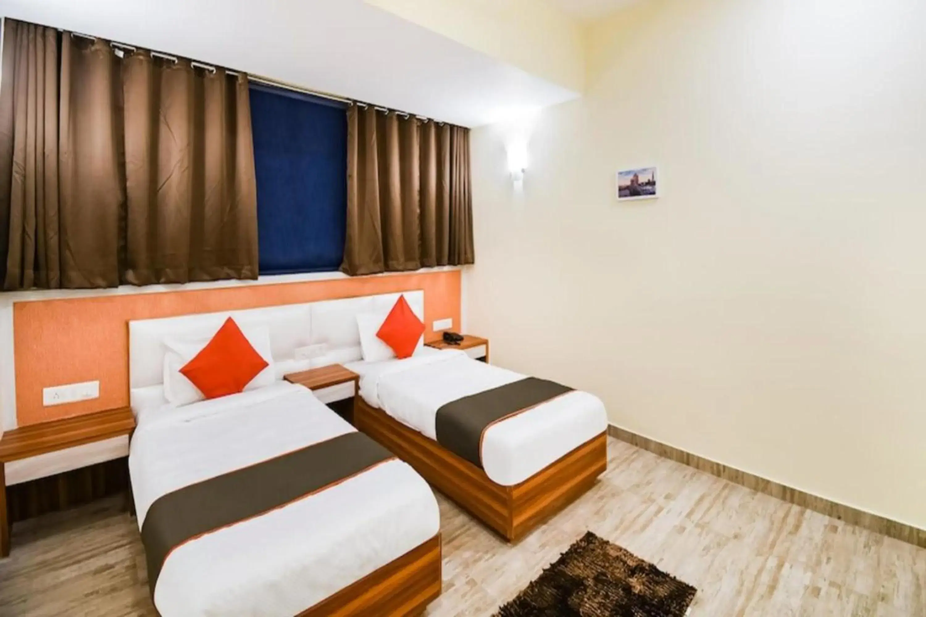 Deluxe Twin Room in Hotel Golden - I Deluxe Twin Room in Hotel Golden - I