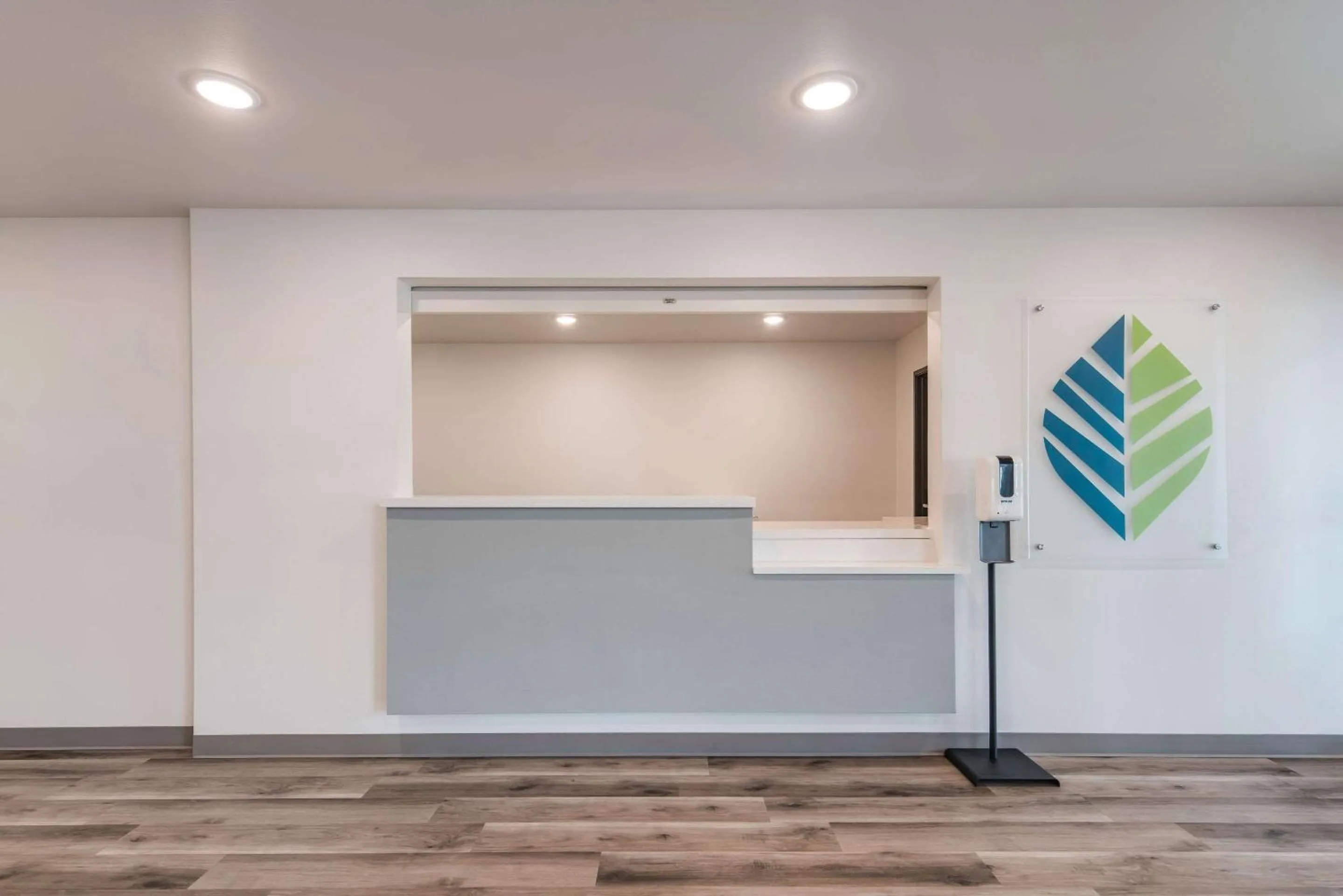 Lobby or reception in WoodSpring Suites Tri-Cities Richland