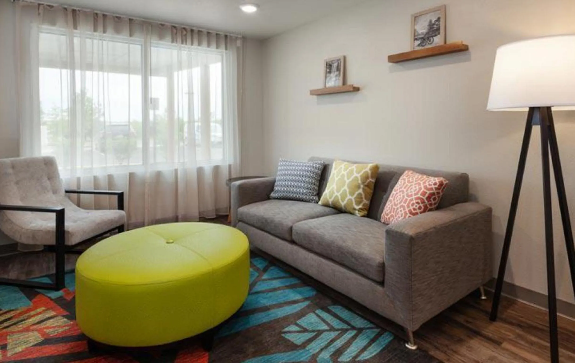 Seating area in WoodSpring Suites Chattanooga