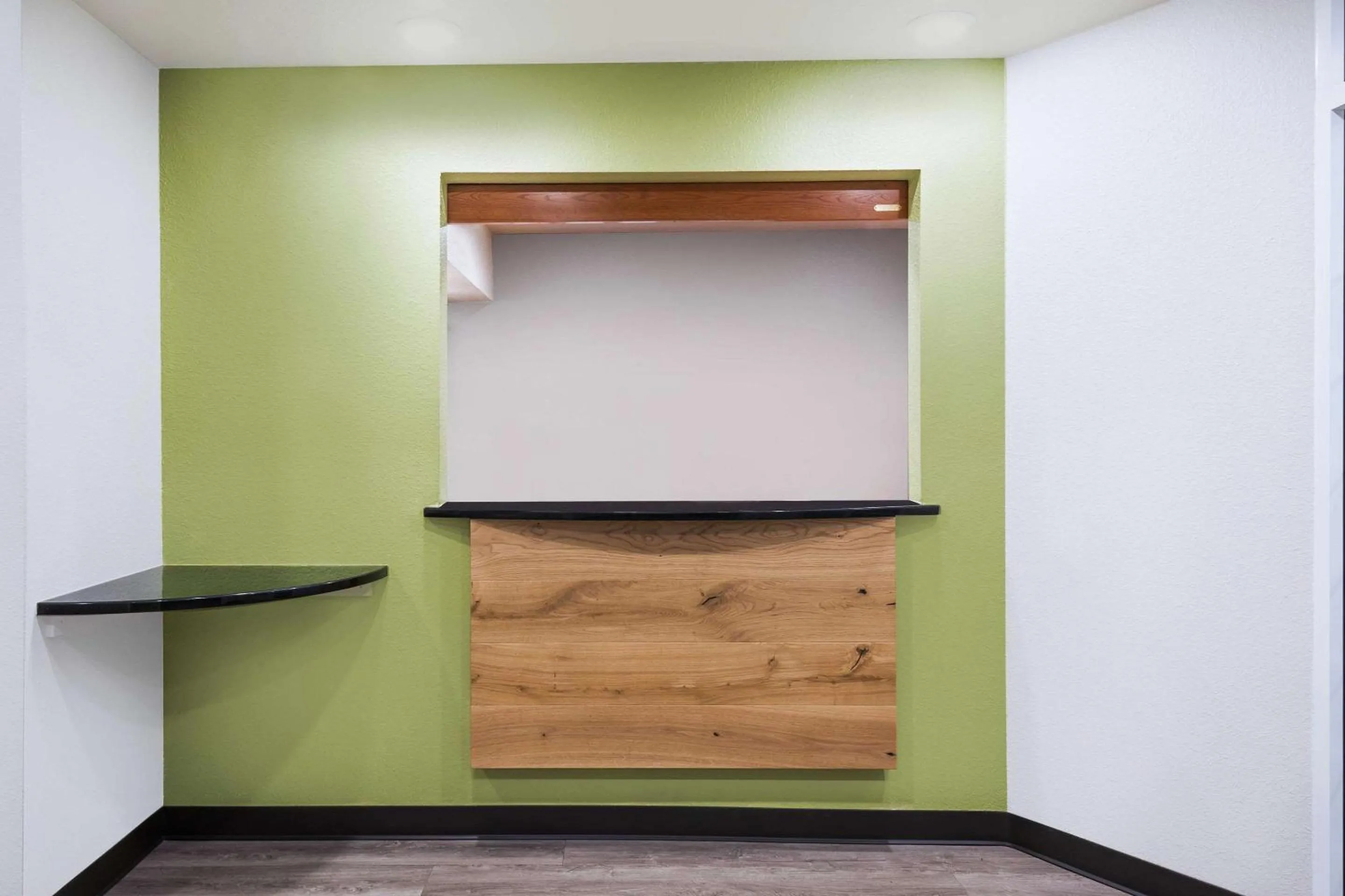 Lobby or reception in WoodSpring Suites Chattanooga