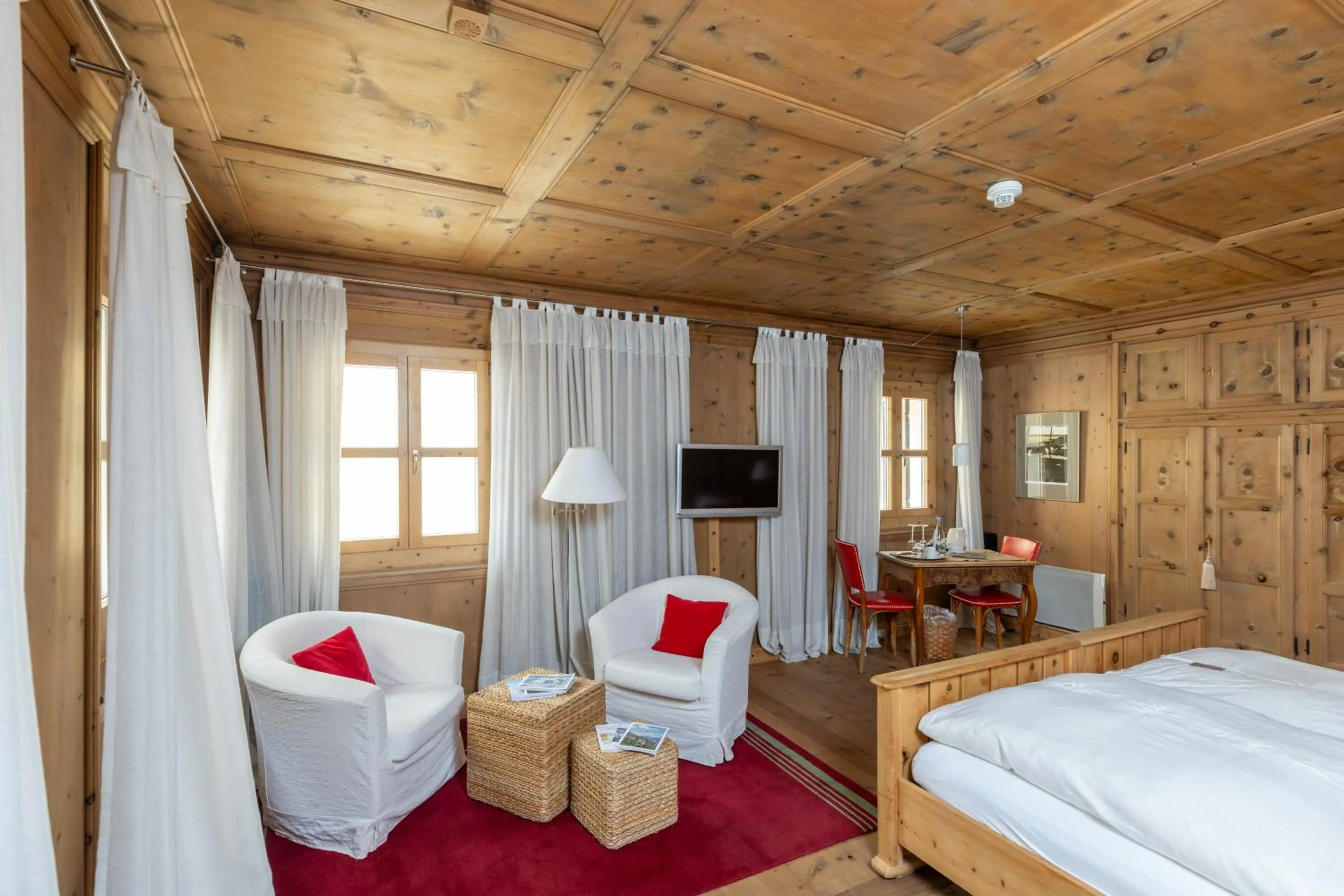 Photo of the whole room in Palazzo Mysanus Samedan