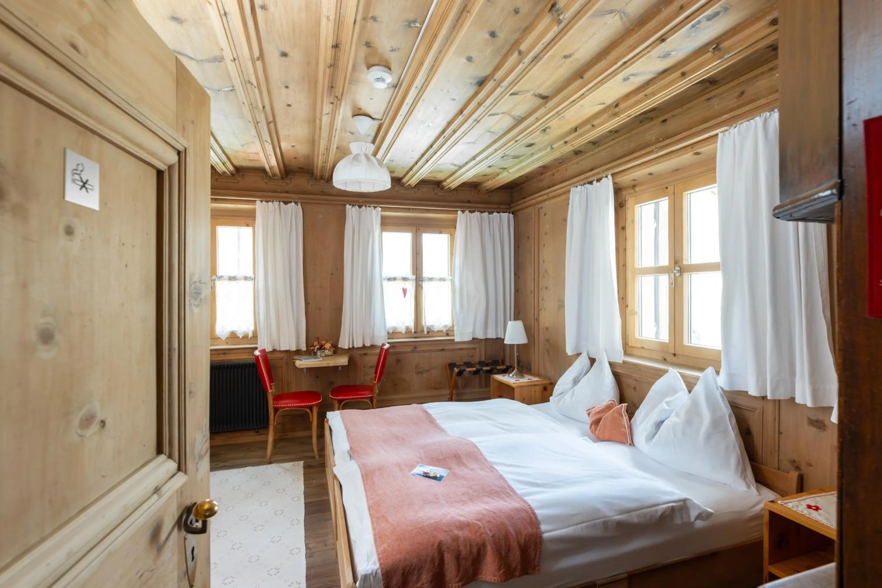 Photo of the whole room in Palazzo Mysanus Samedan