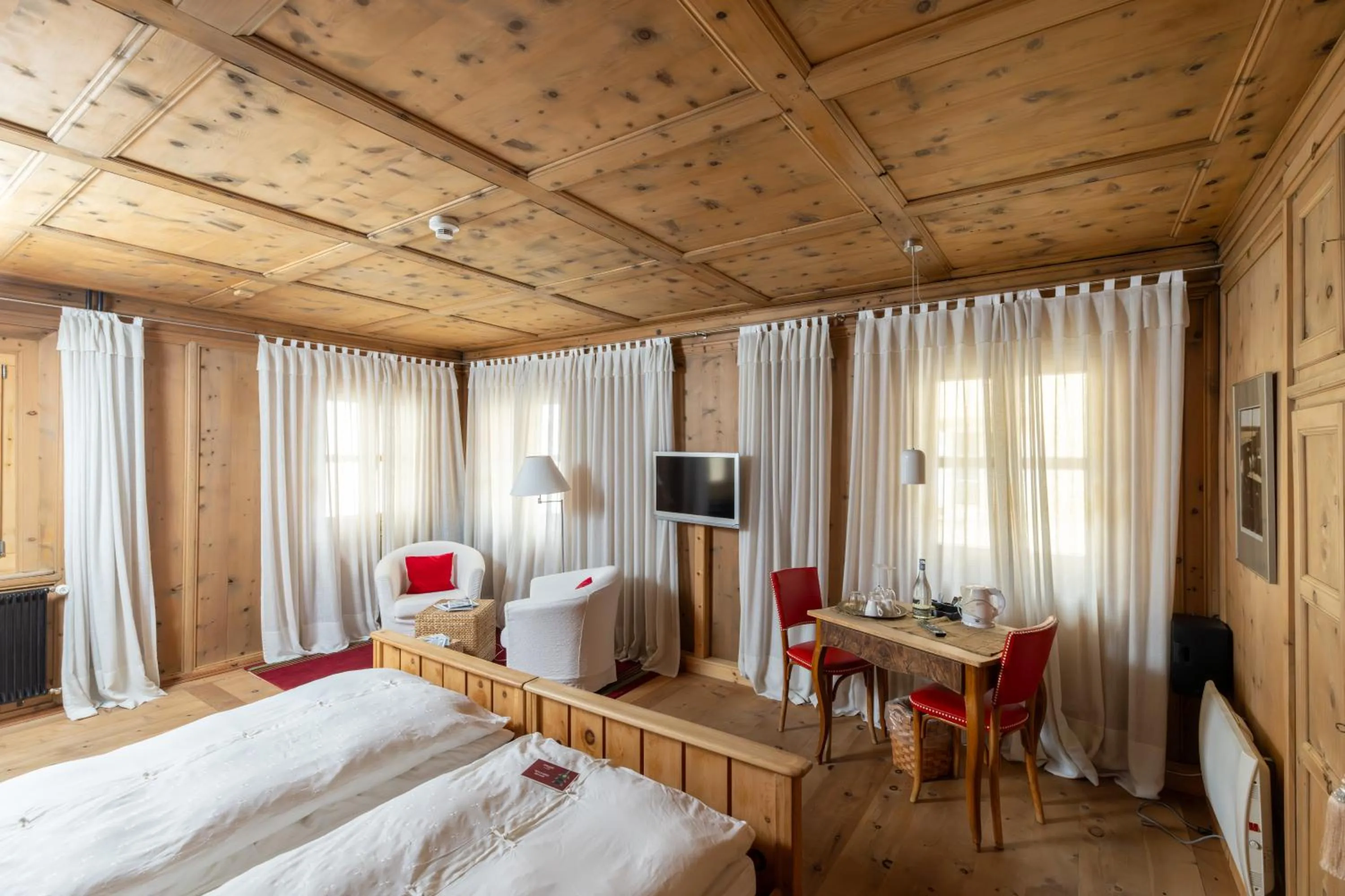 Photo of the whole room in Palazzo Mysanus Samedan