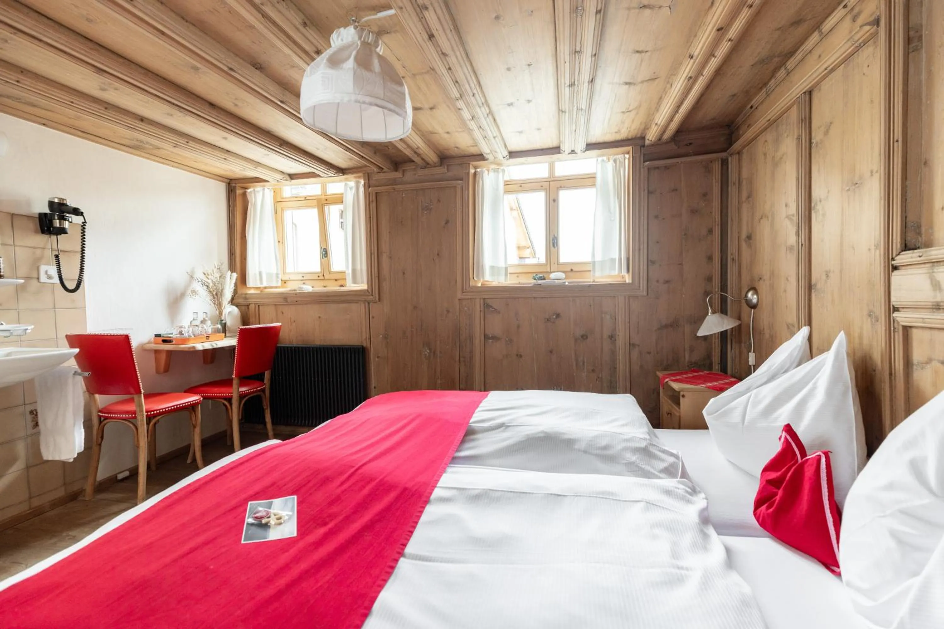 Photo of the whole room in Palazzo Mysanus Samedan