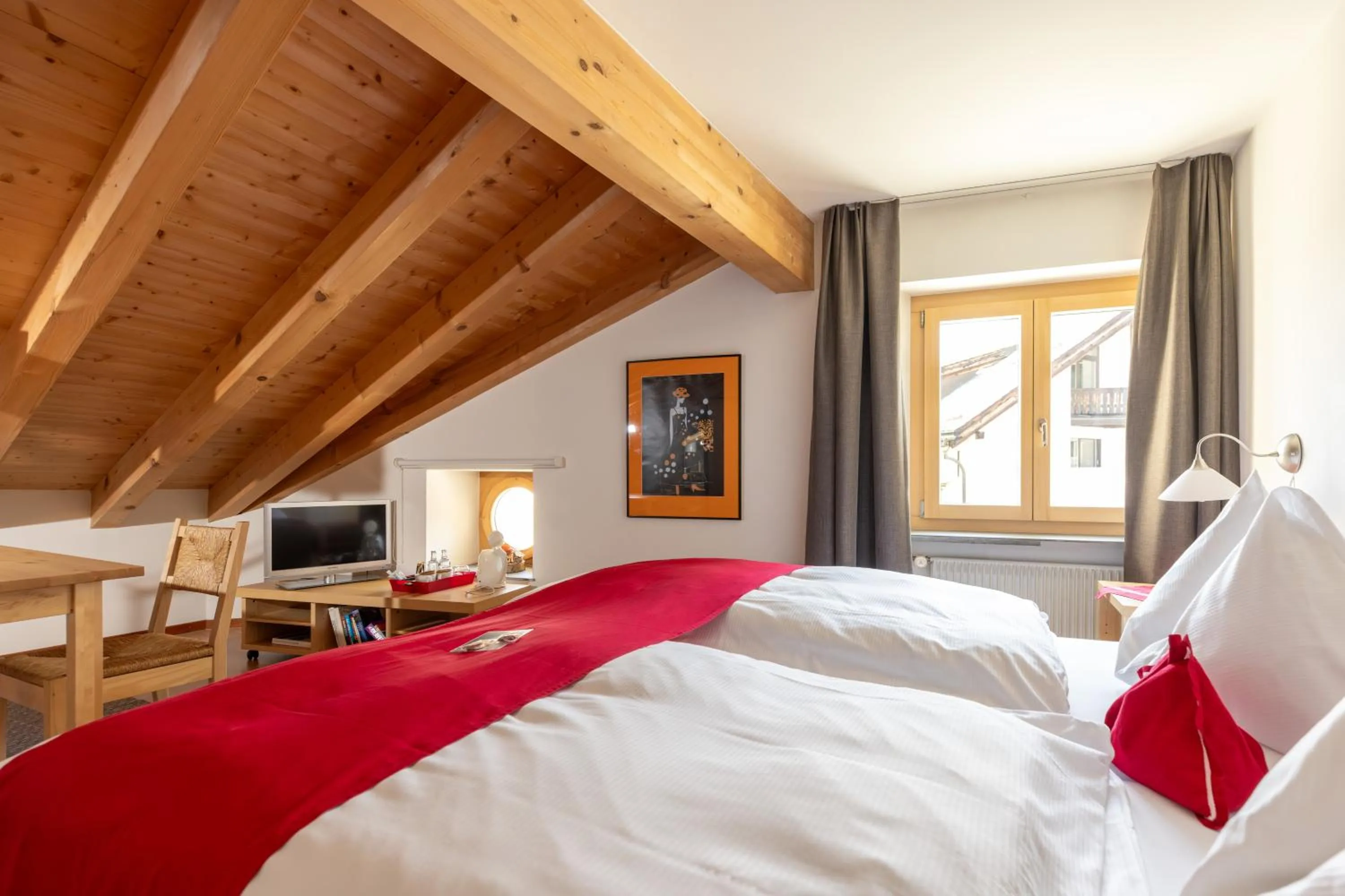 Photo of the whole room in Palazzo Mysanus Samedan