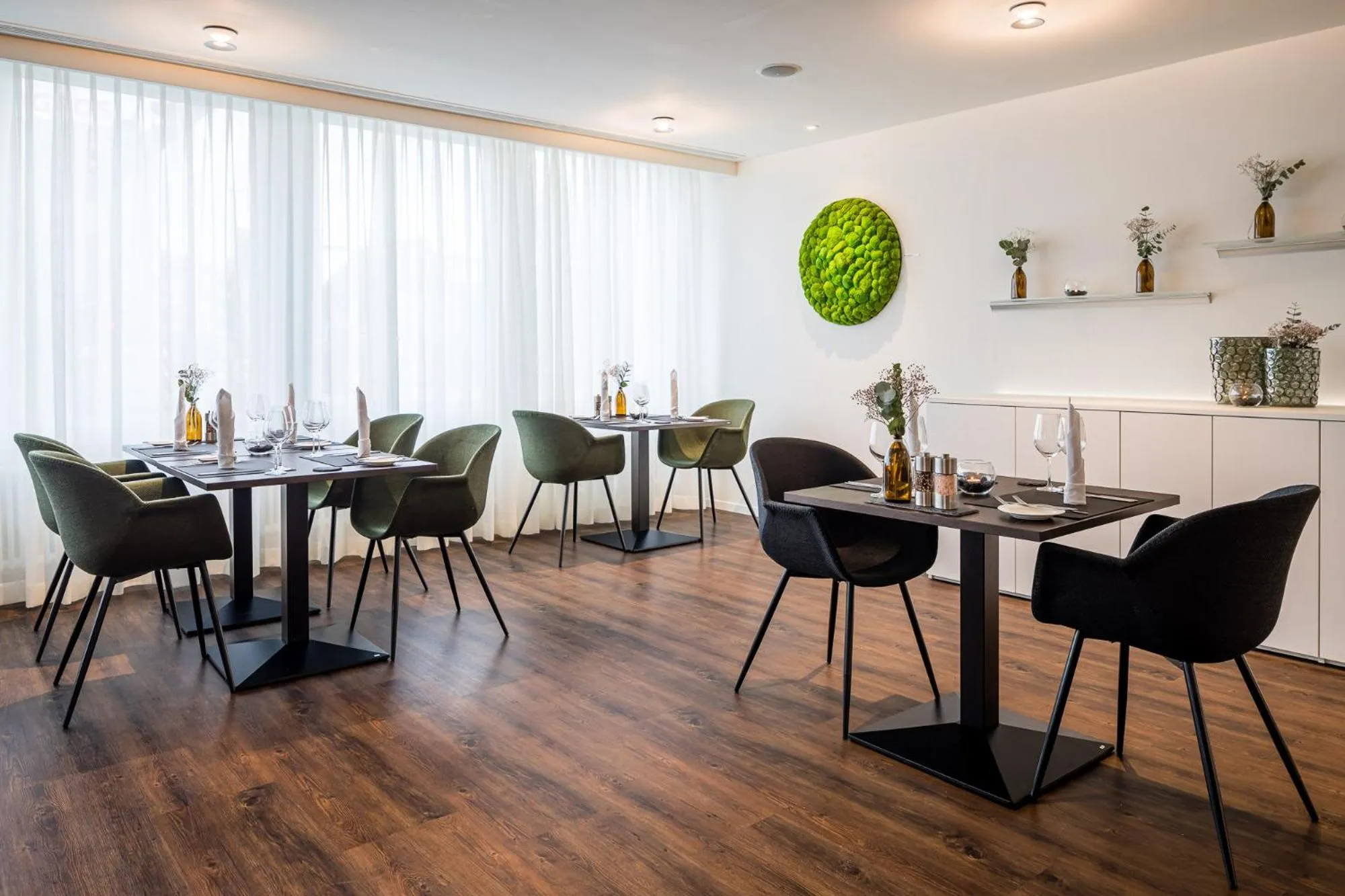 Restaurant/places to eat in Hotel Bären Suhr