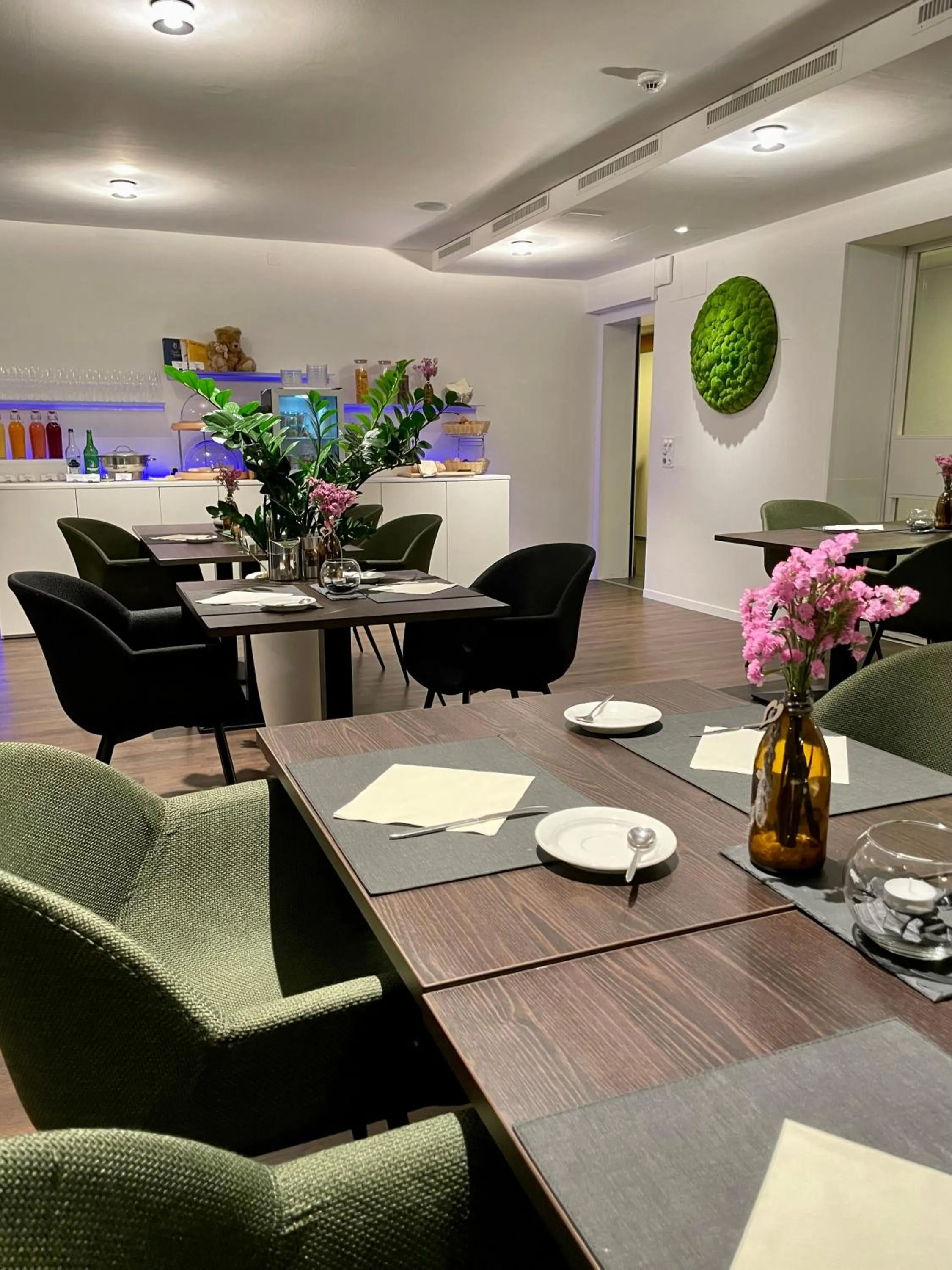 Restaurant/places to eat in Hotel Bären Suhr