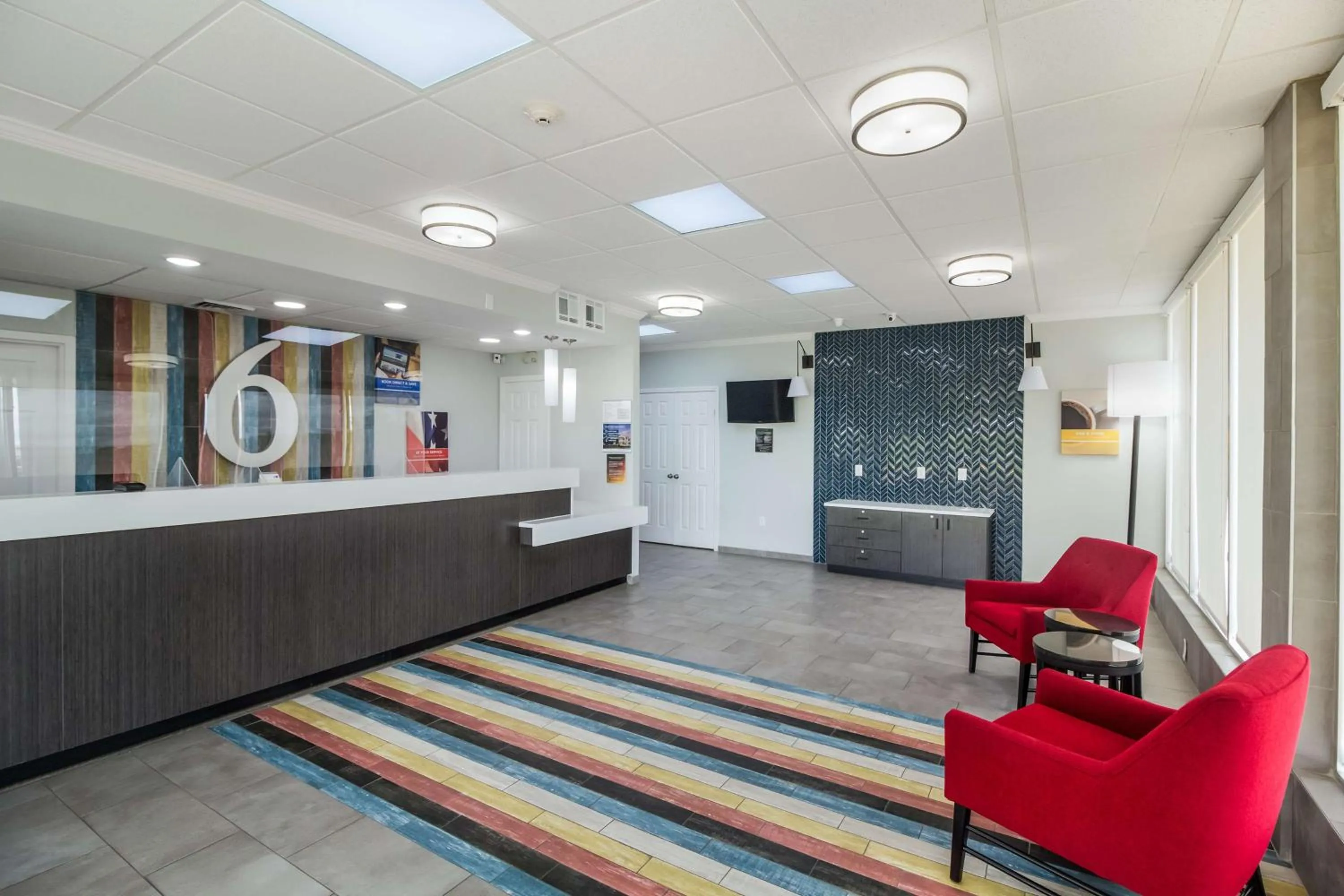 Lobby or reception in Motel 6 Groves, Tx