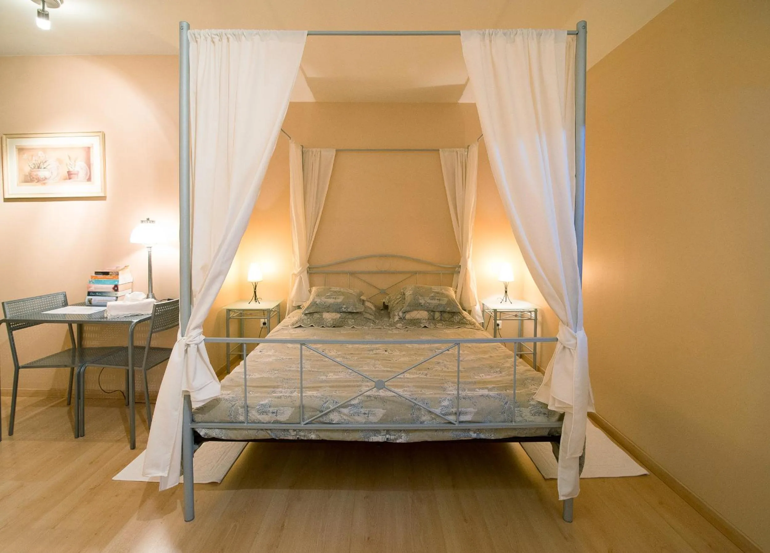 Decorative detail, Bed in Chambres Rozies Dunes