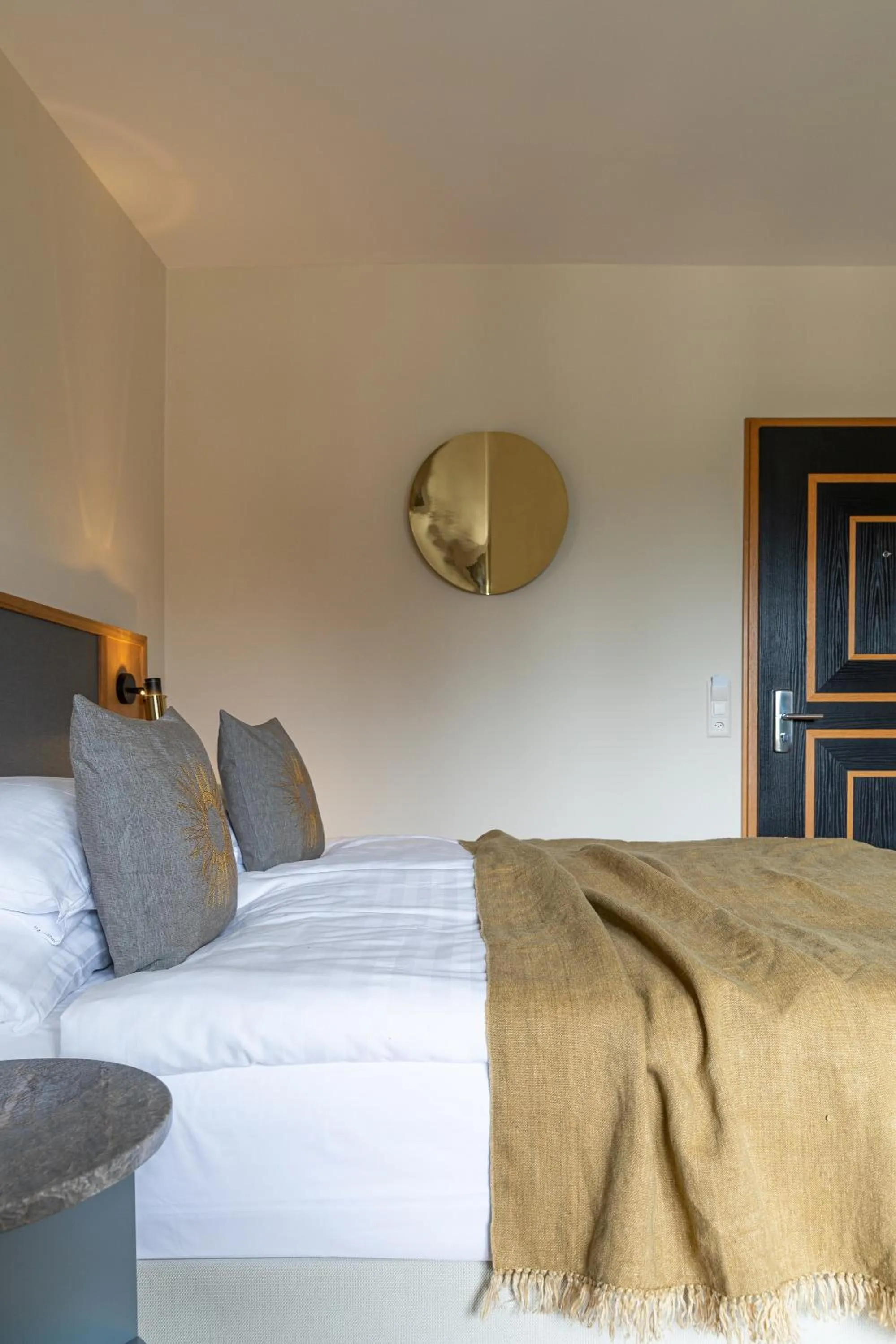 Photo of the whole room, Bed in Boutiquehotel Sonne Küsnacht - Zürich