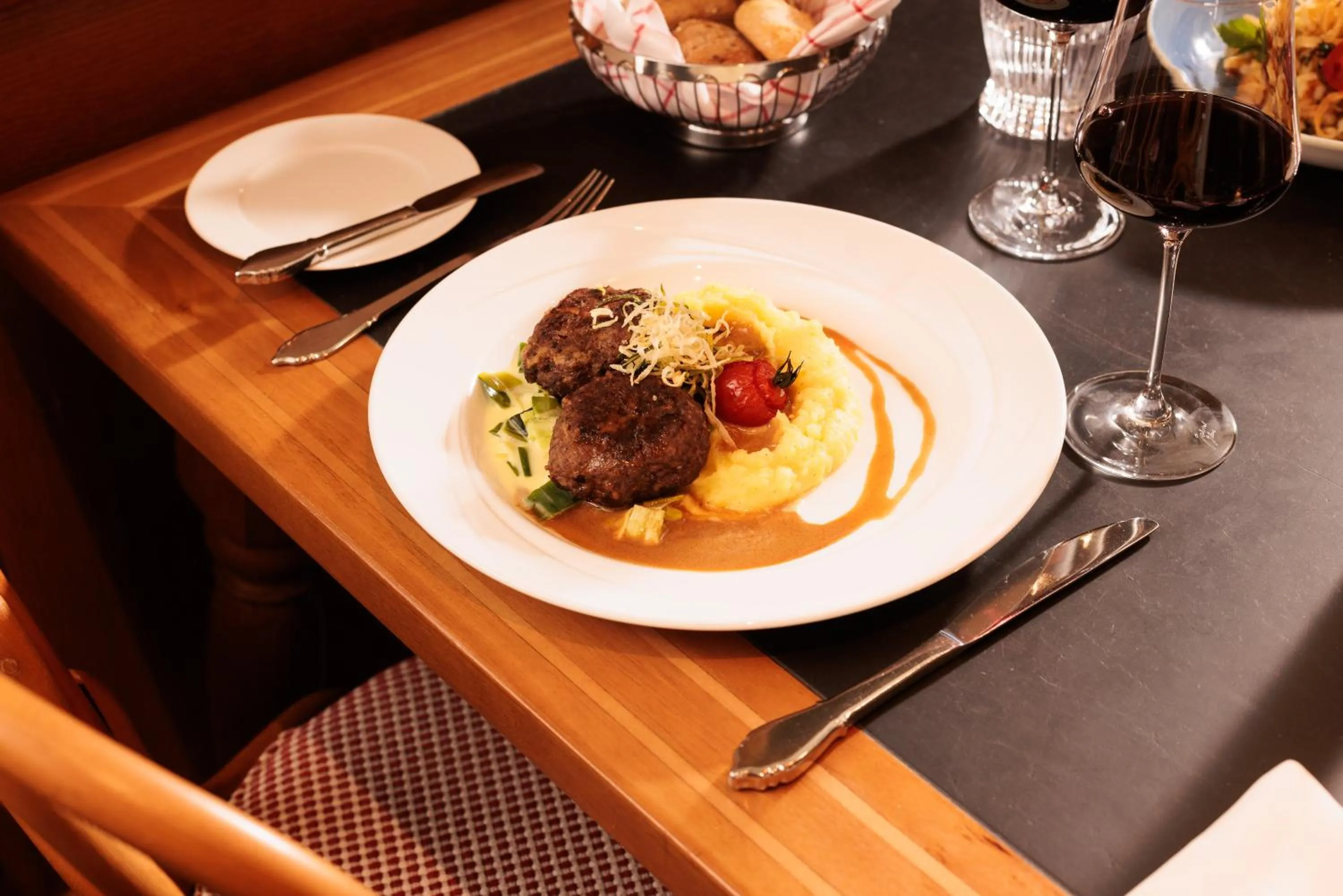 Restaurant/places to eat in Boutiquehotel Sonne Küsnacht - Zürich