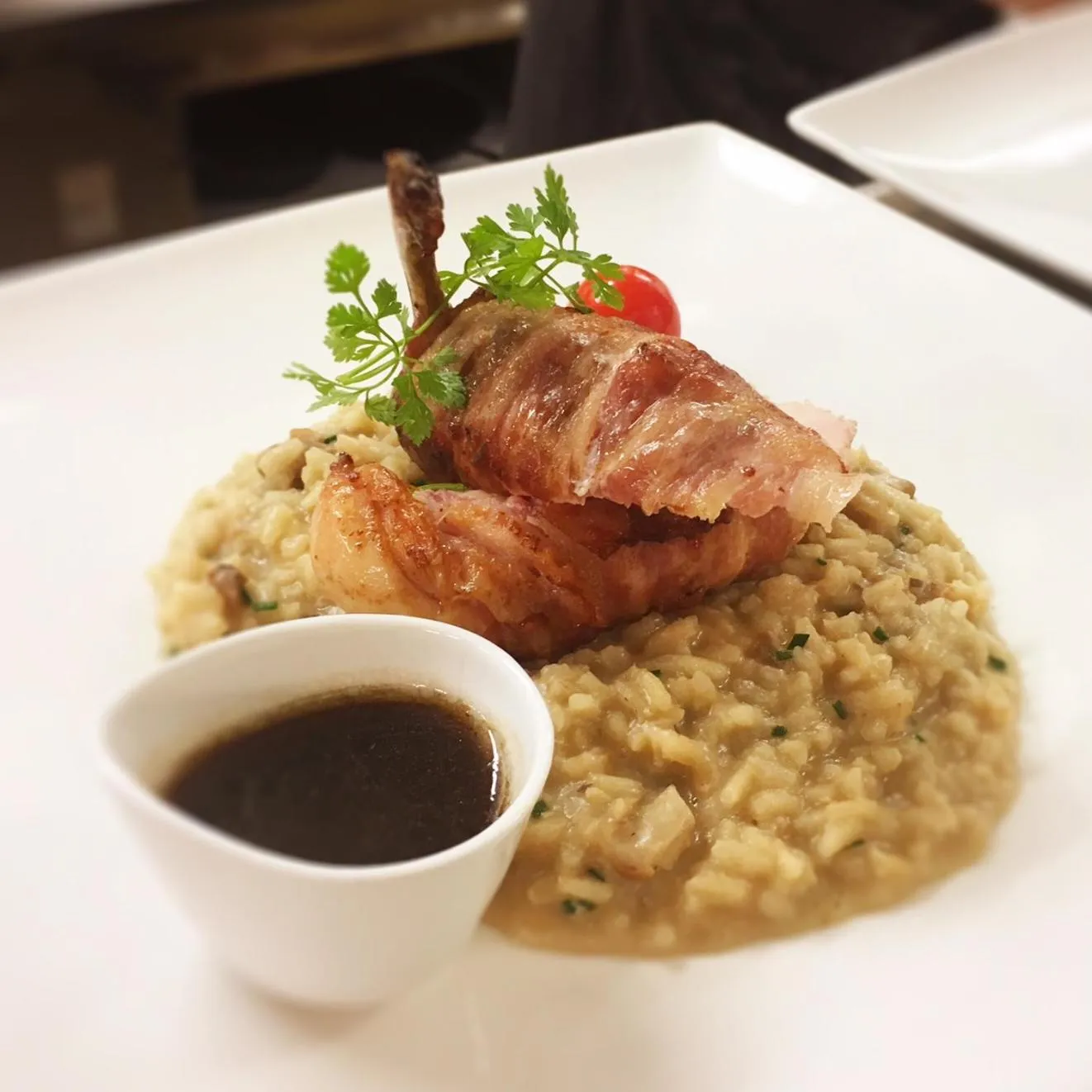 Restaurant/places to eat in Hotel Gloria