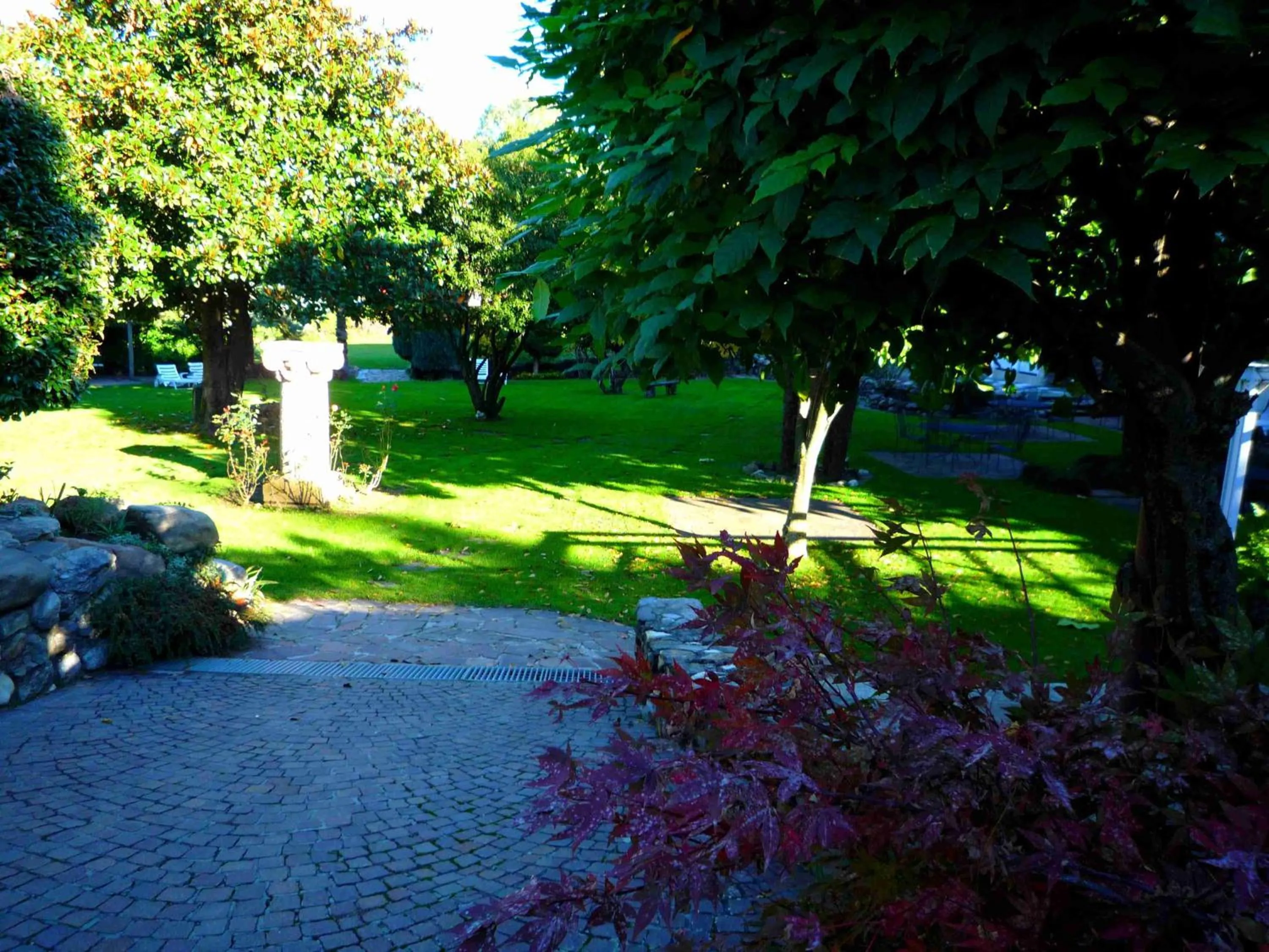 Garden in Villa Garni Gardenia