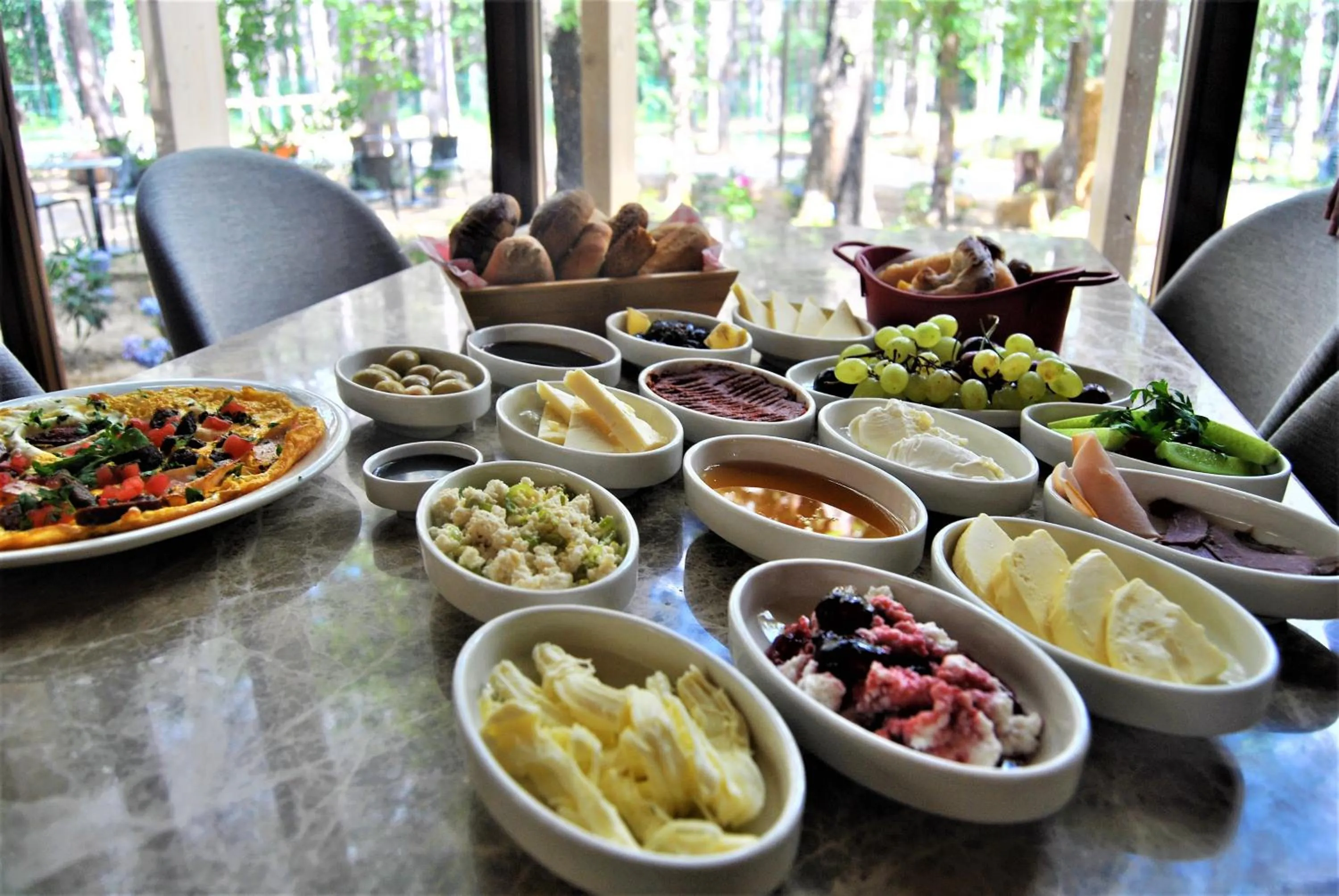 Breakfast in LONGOSPHERE GLAMPING