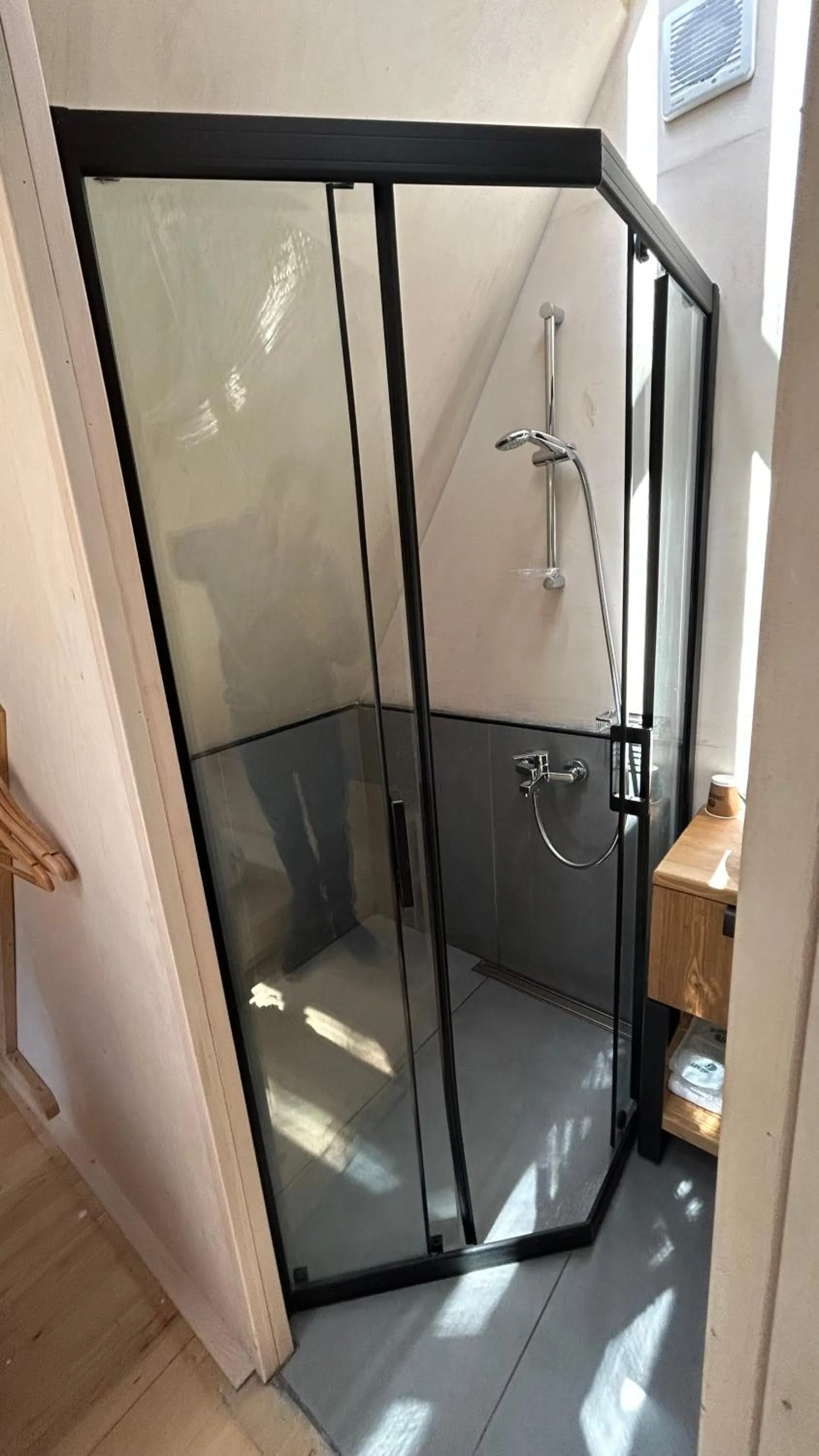 Shower in LONGOSPHERE GLAMPING