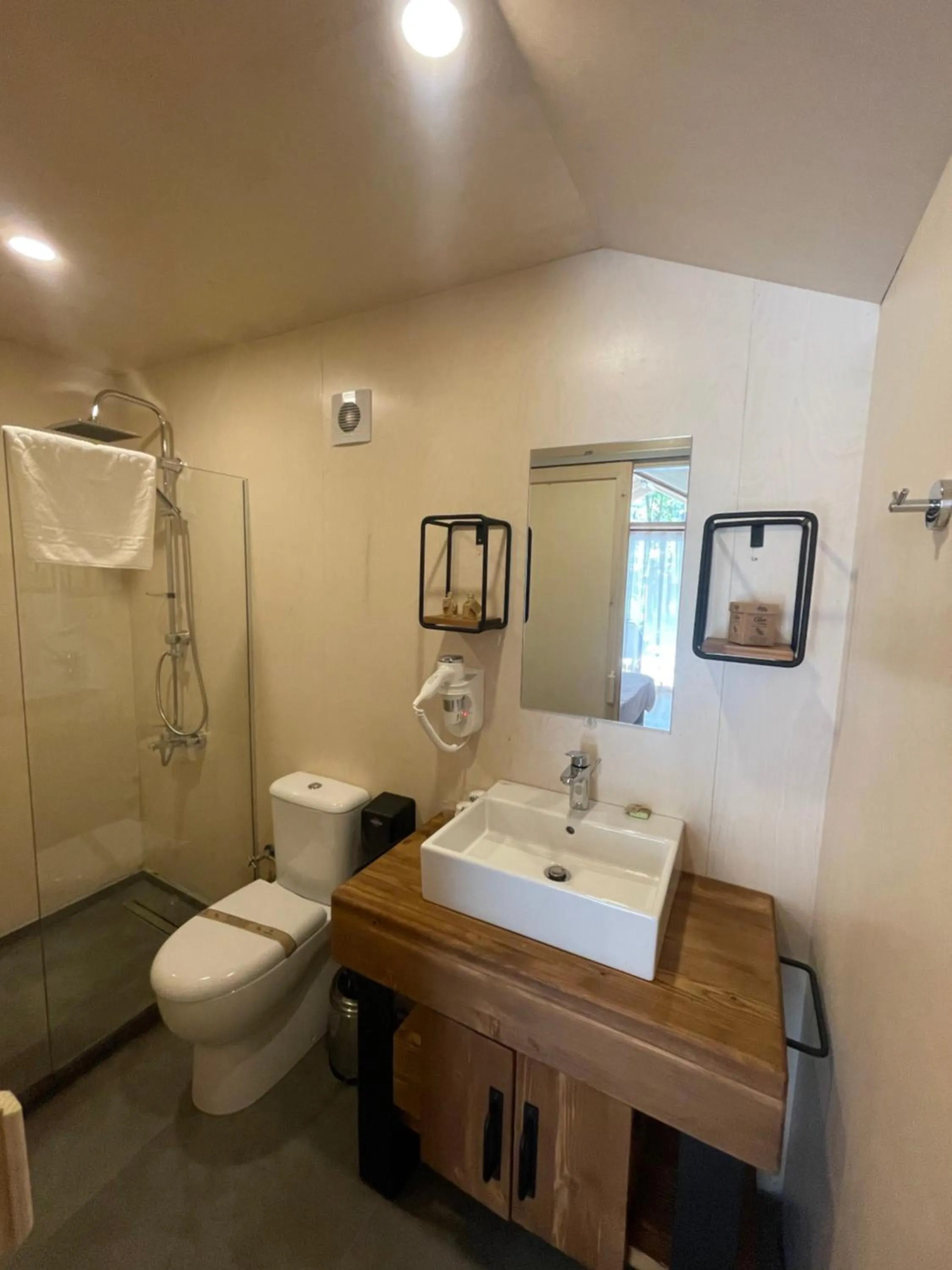 Toilet in LONGOSPHERE GLAMPING