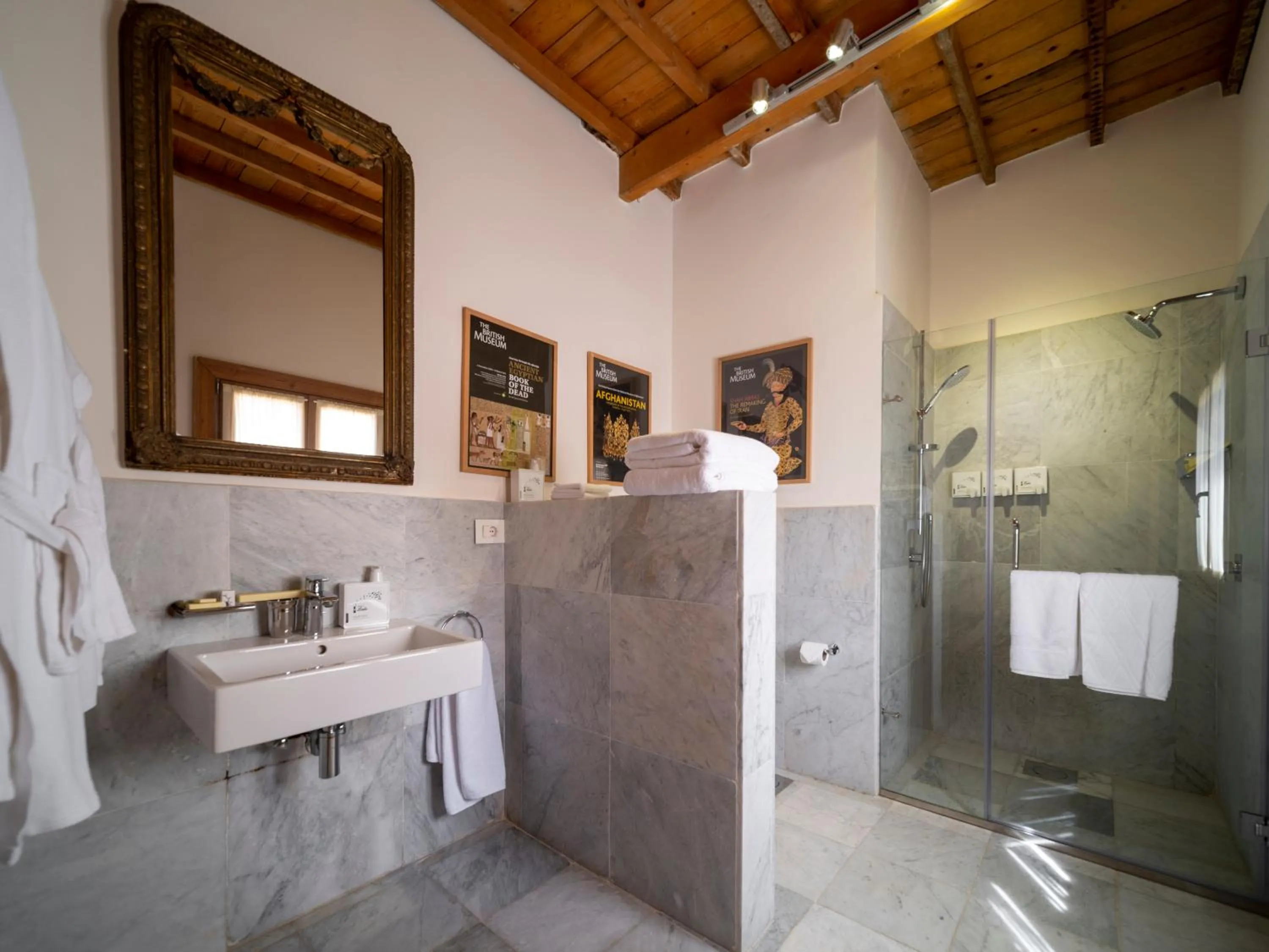 Bathroom in Arthaus Beirut