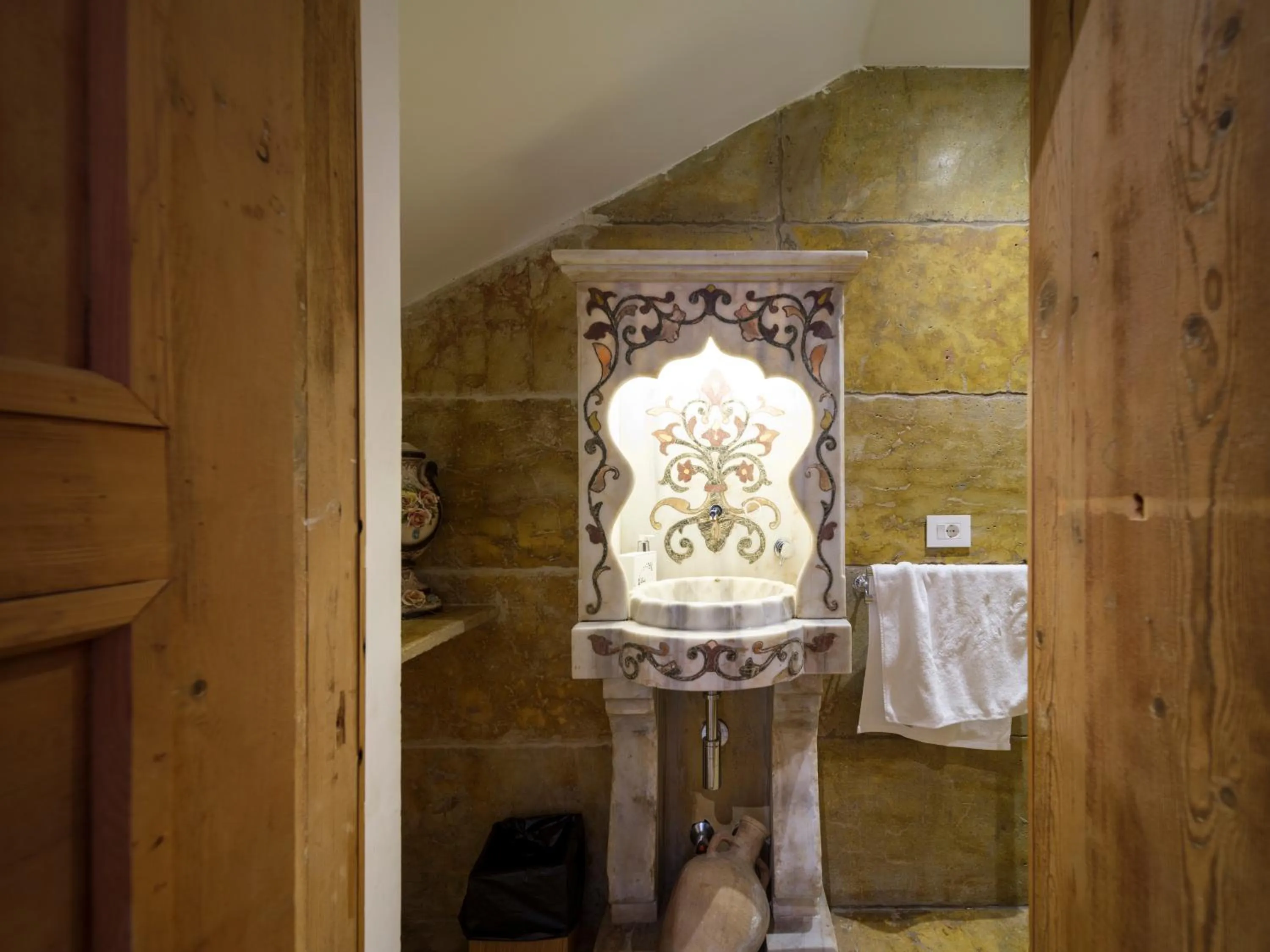 Bathroom in Arthaus Beirut