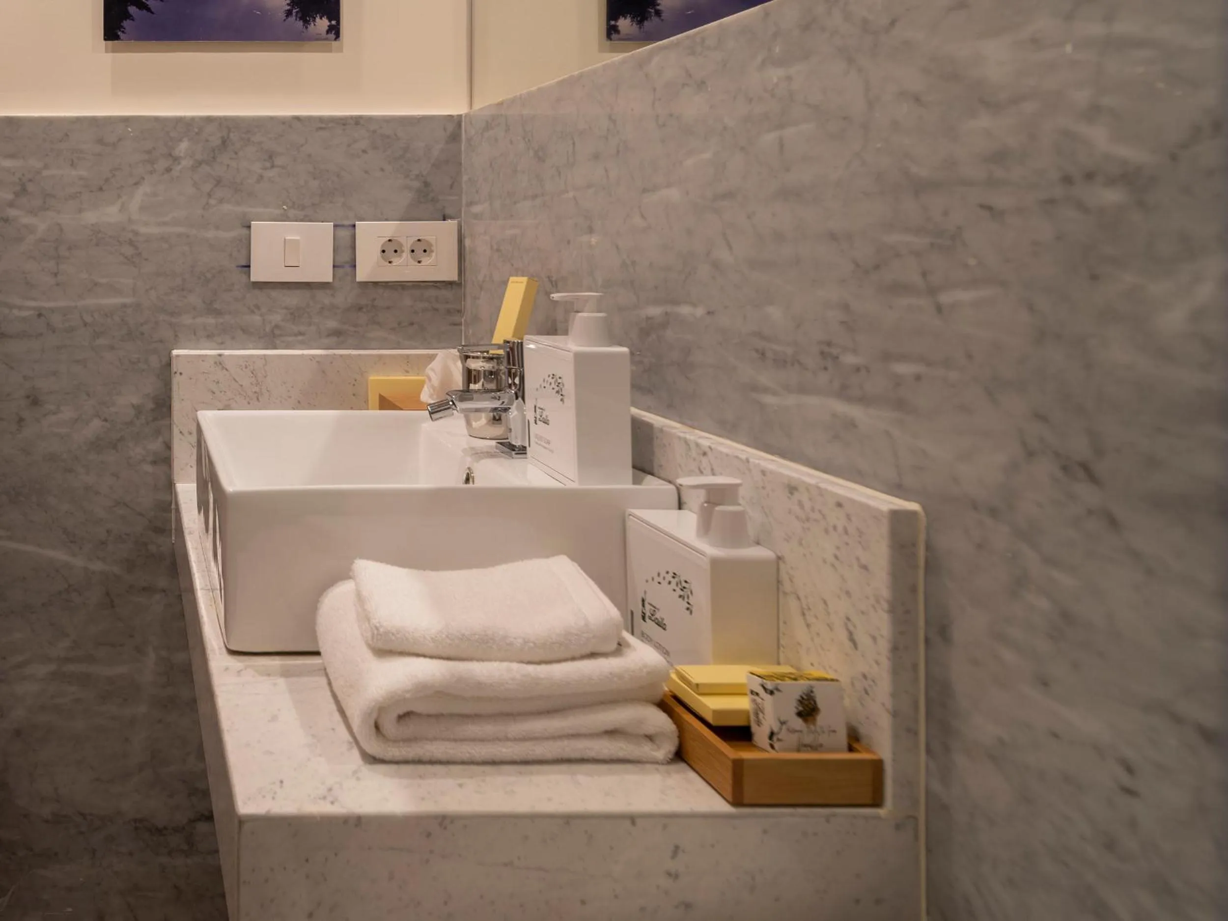 Bathroom in Arthaus Beirut