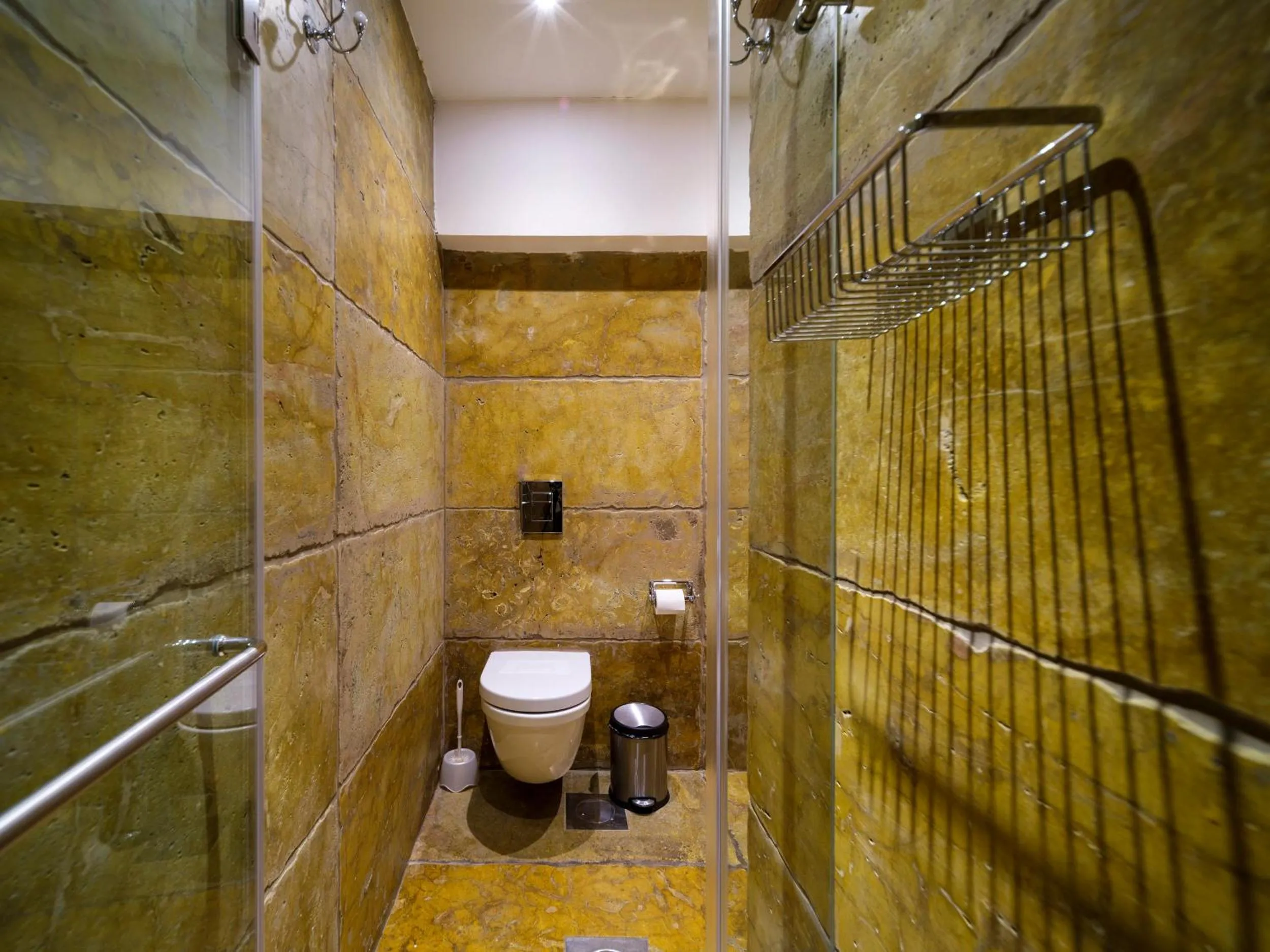 Bathroom in Arthaus Beirut