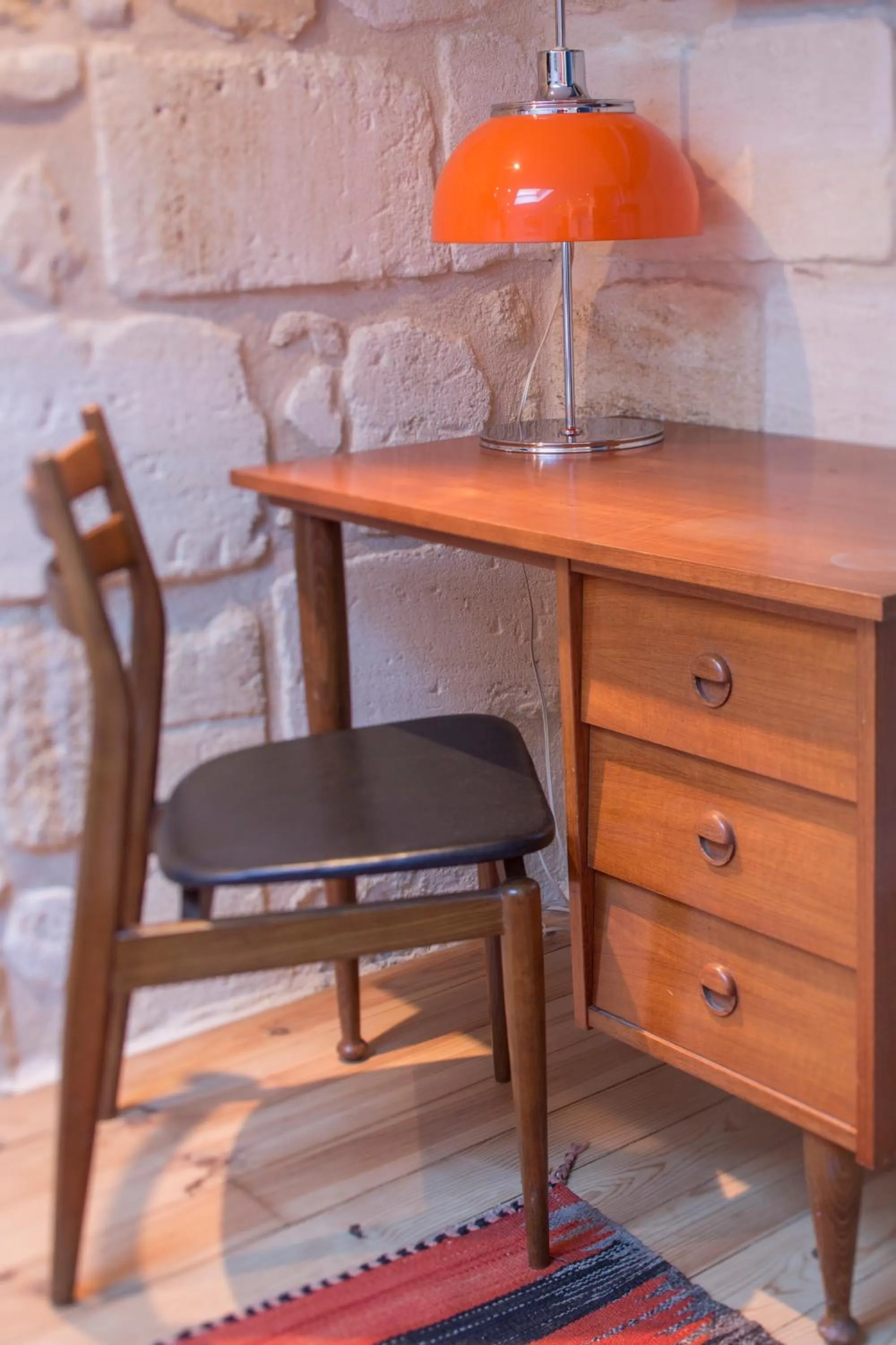 Decorative detail in Une Chambre Chez Dupont