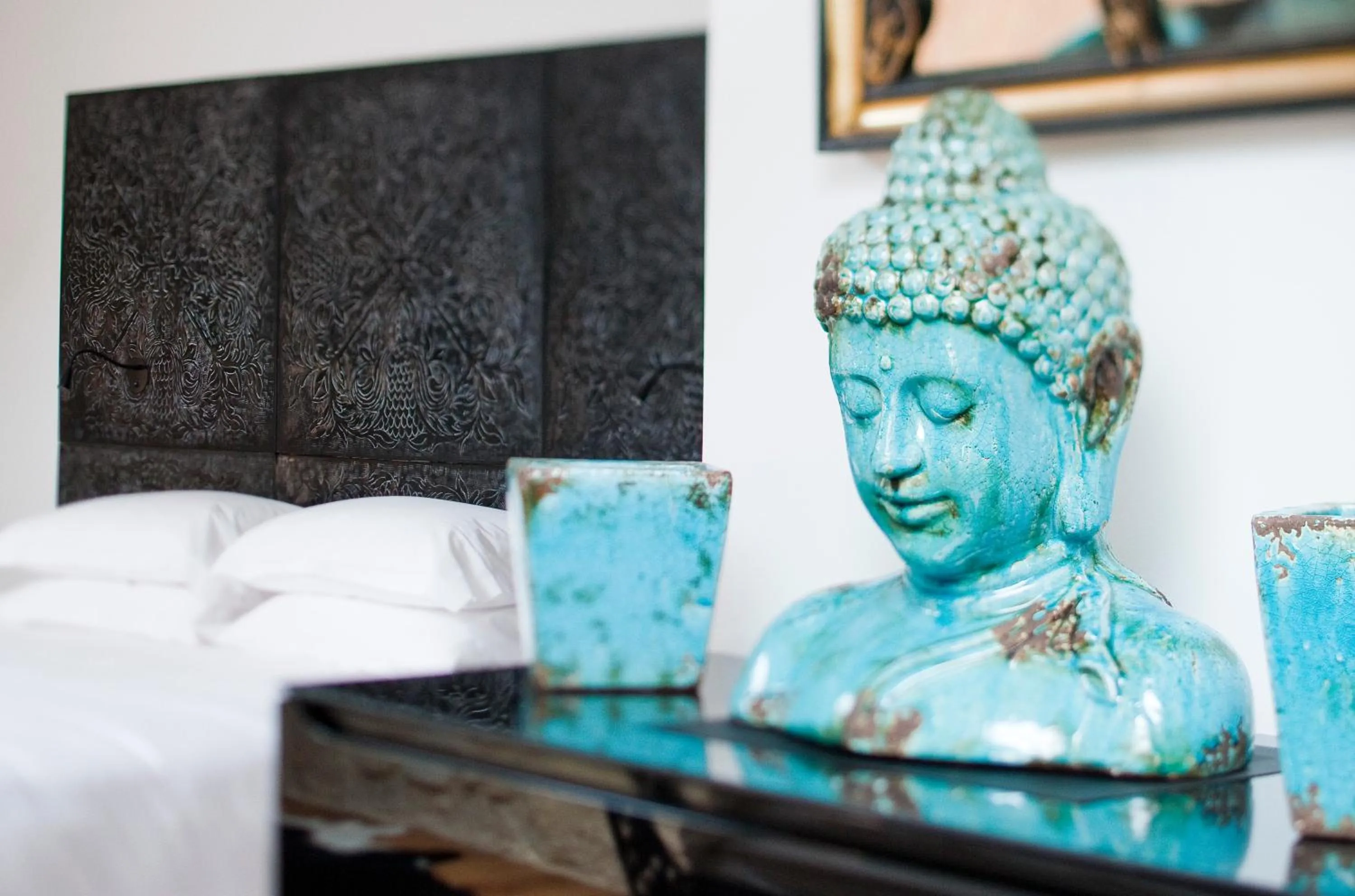 Decorative detail, Bed in Une Chambre Chez Dupont
