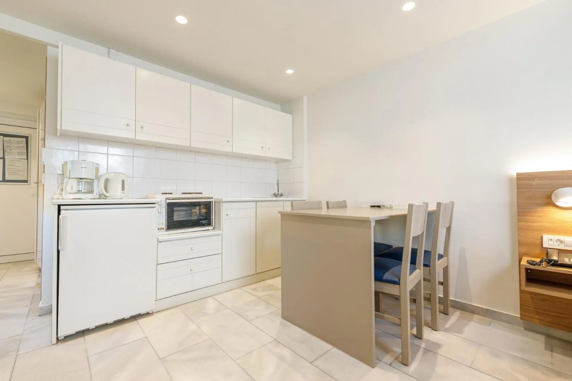 Dining area in Kostakis Beach