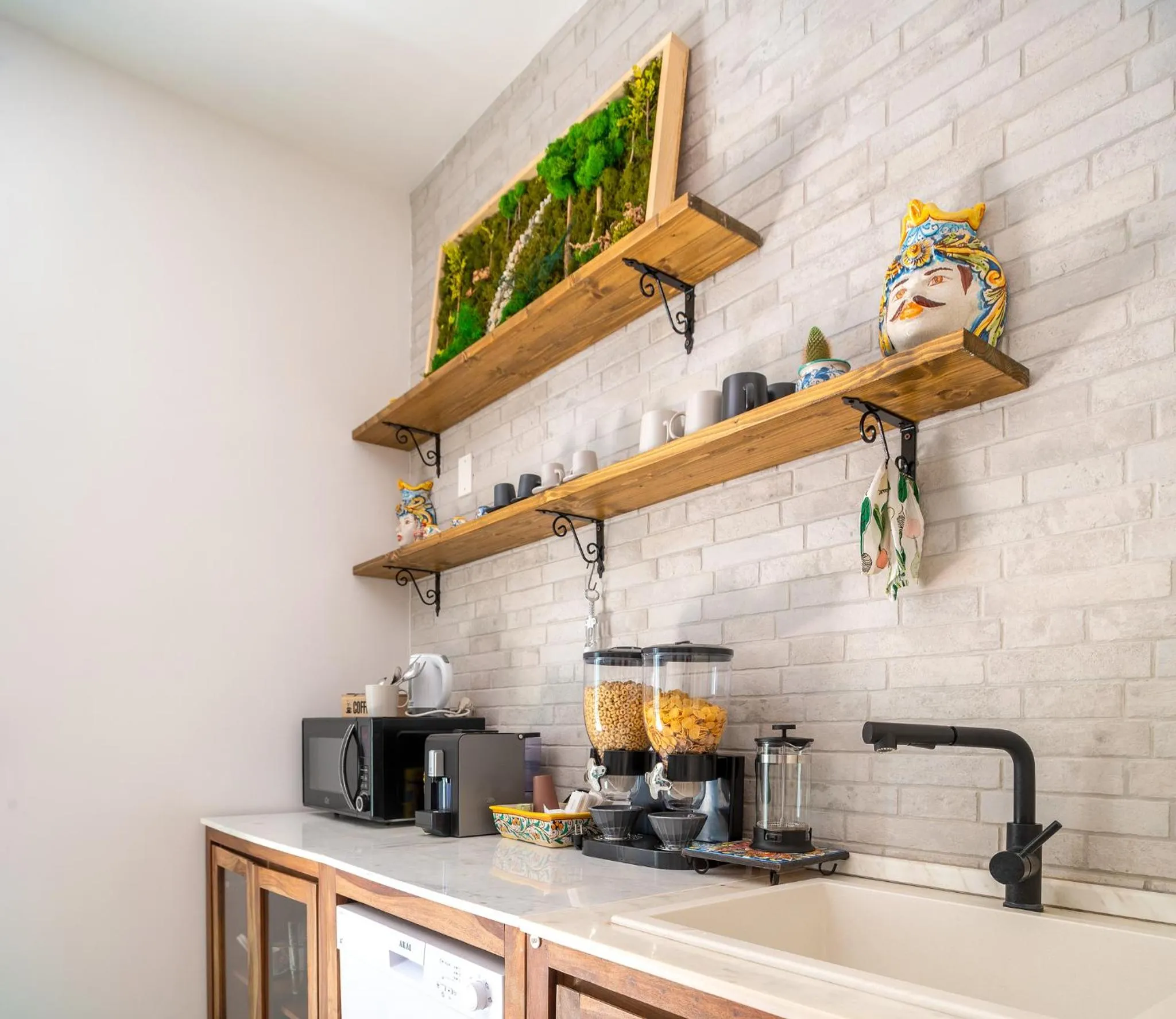 Communal lounge/ TV room in A Calata