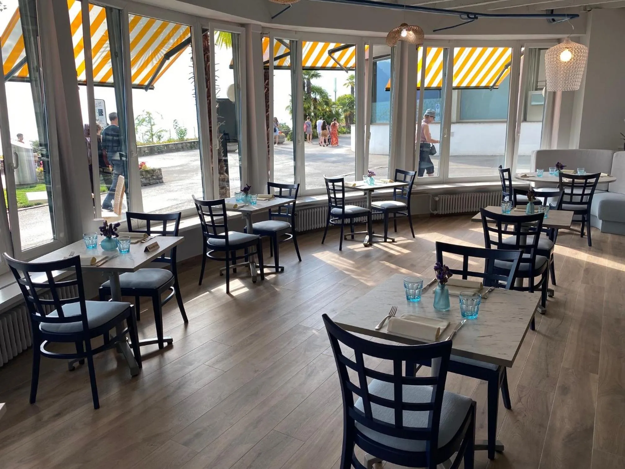 Restaurant/places to eat in Hotel Eden Palace au Lac