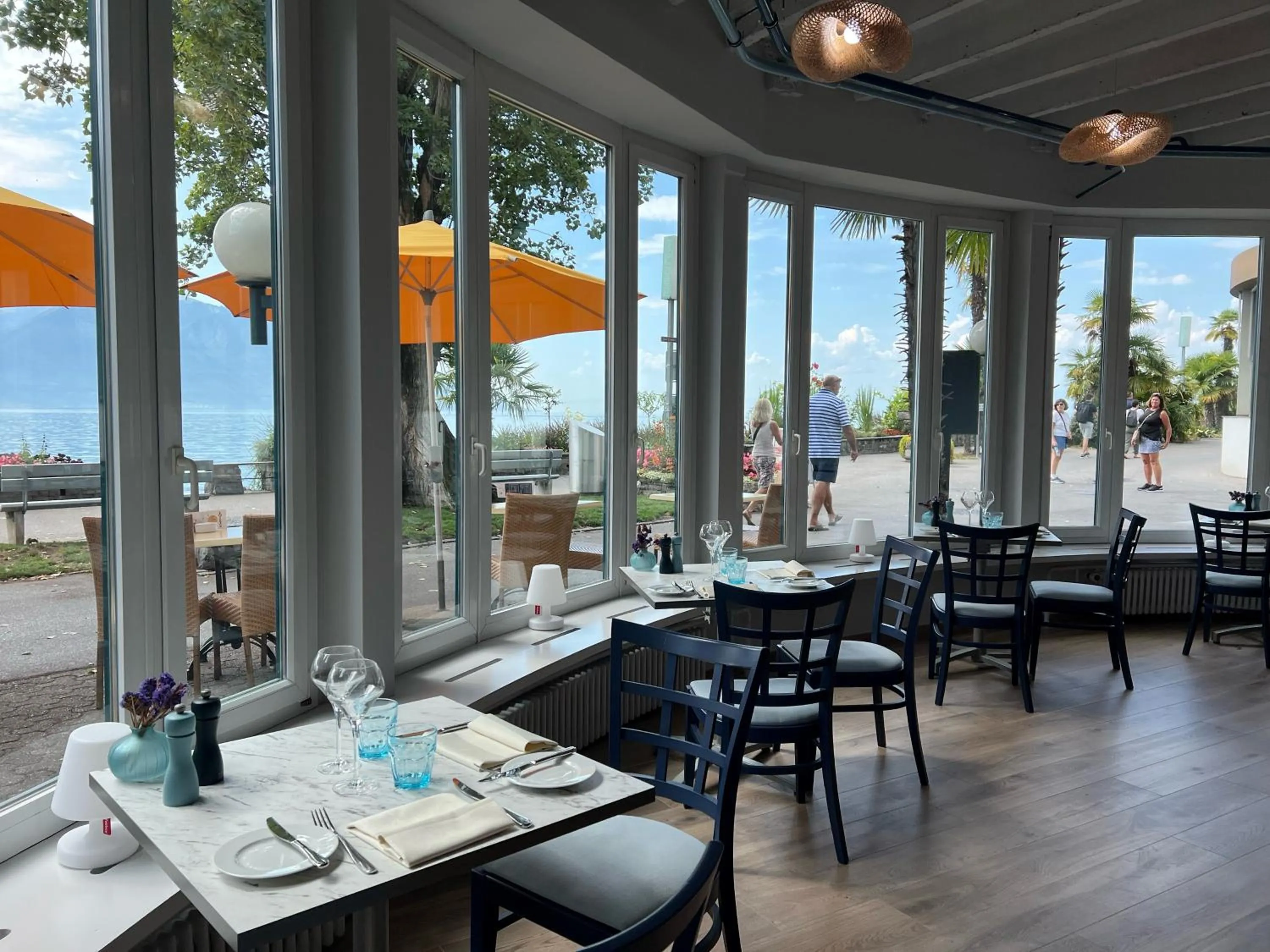 Restaurant/places to eat in Hotel Eden Palace au Lac