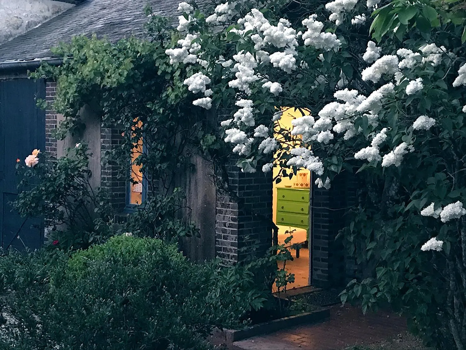 Facade/entrance in Le clos des artistes - Chambres d'hôtes
