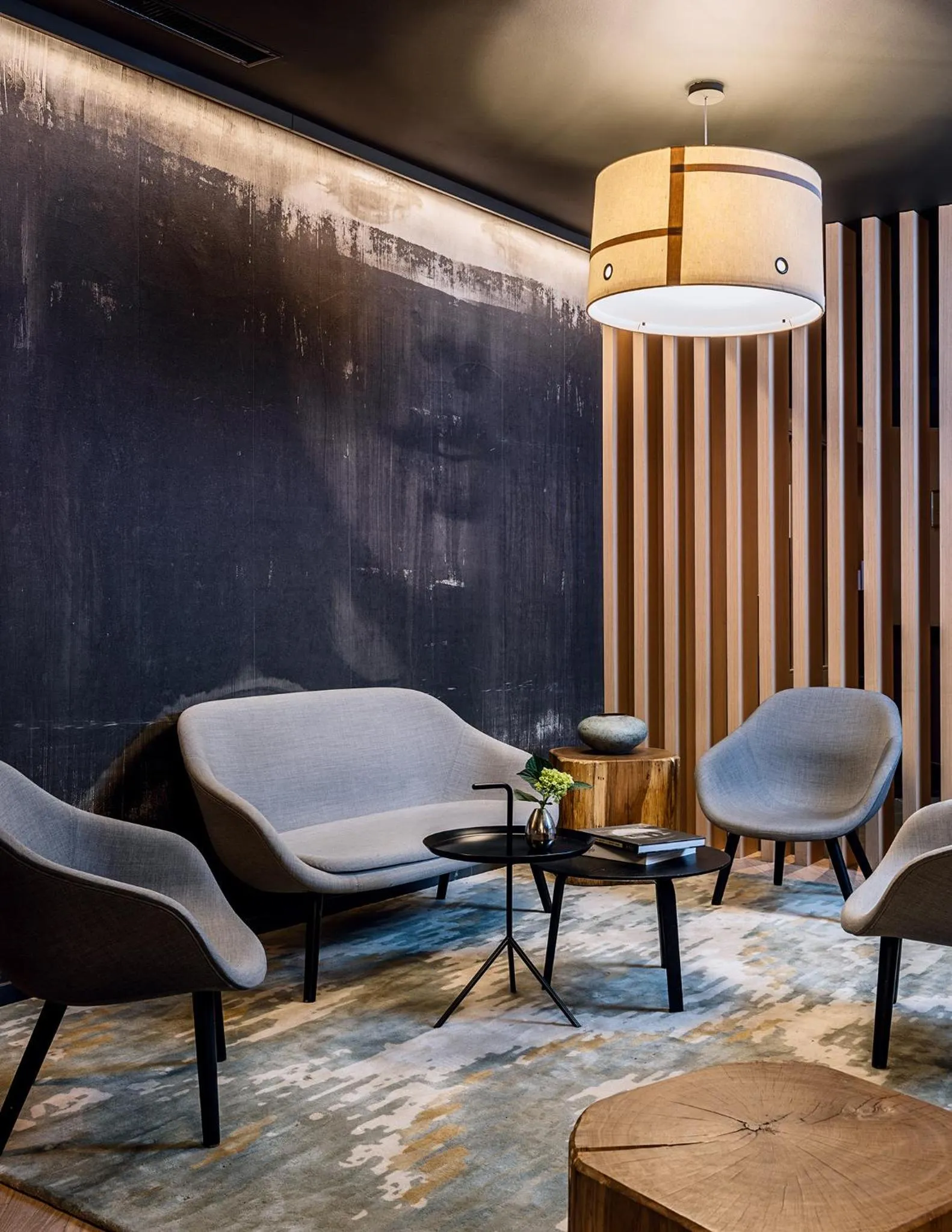 Communal lounge/ TV room in AMERON Luzern Hotel Flora