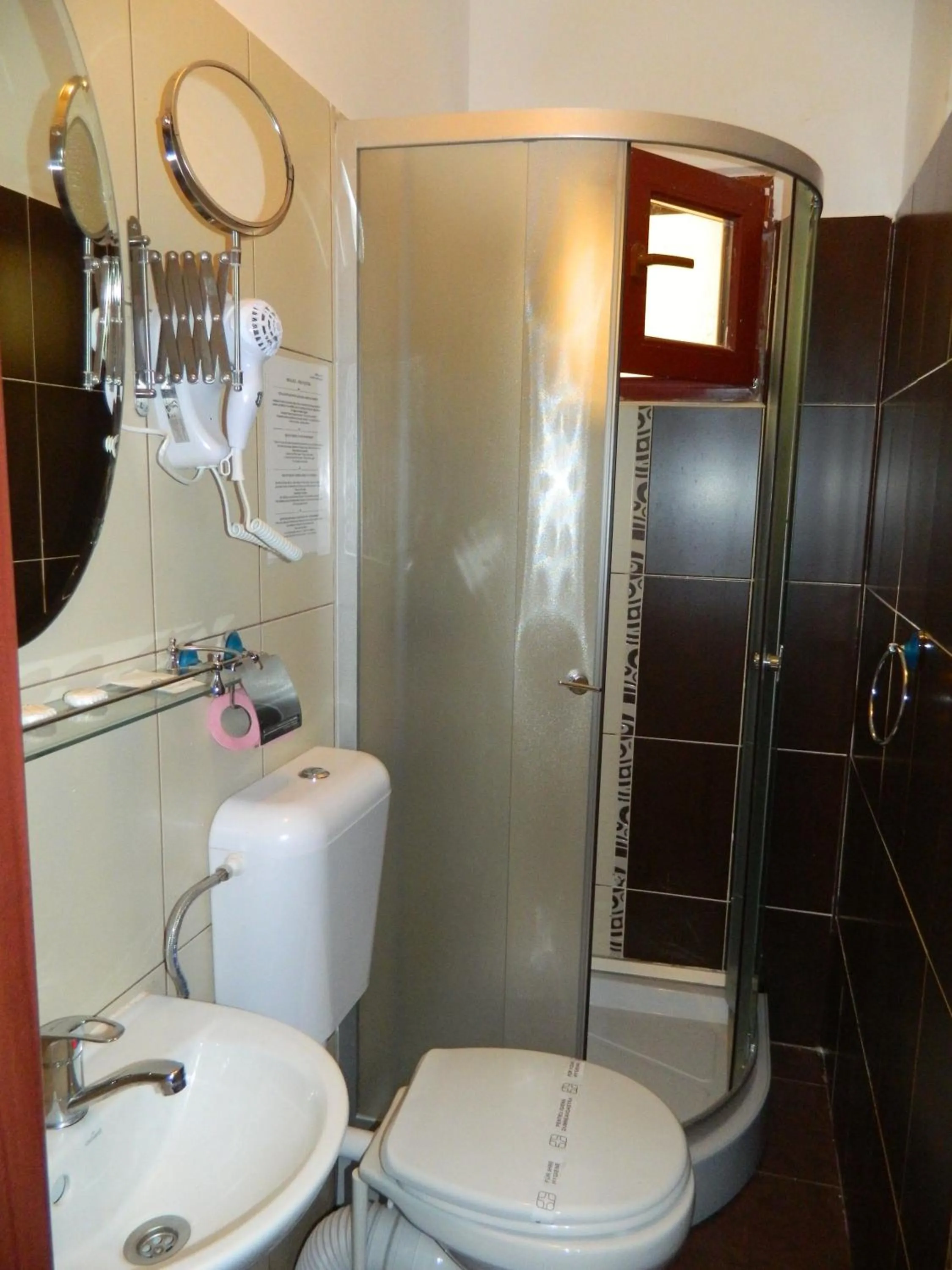 Bathroom in Hostel Tripoli Palace