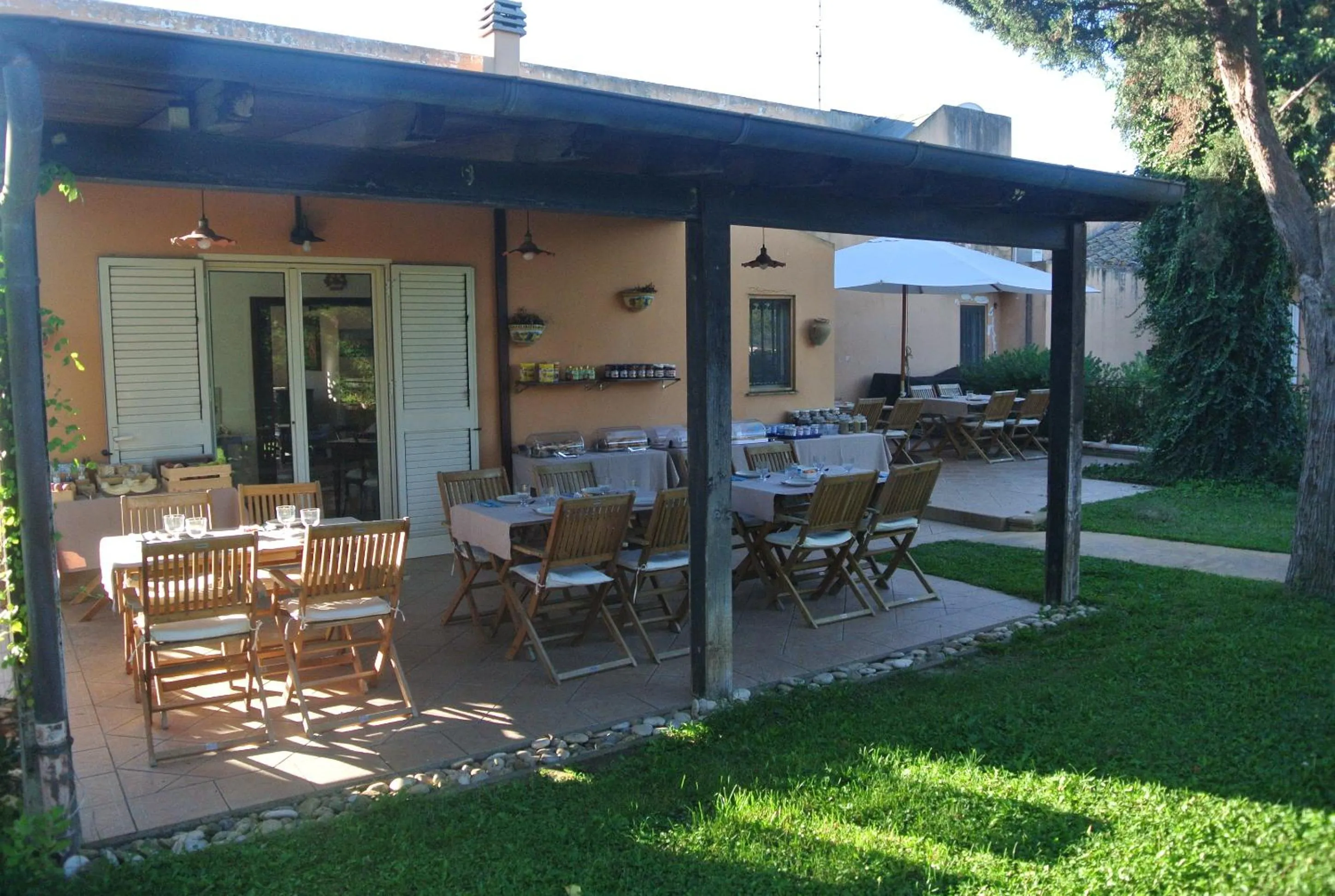 Breakfast in Villa Carlotta Resort