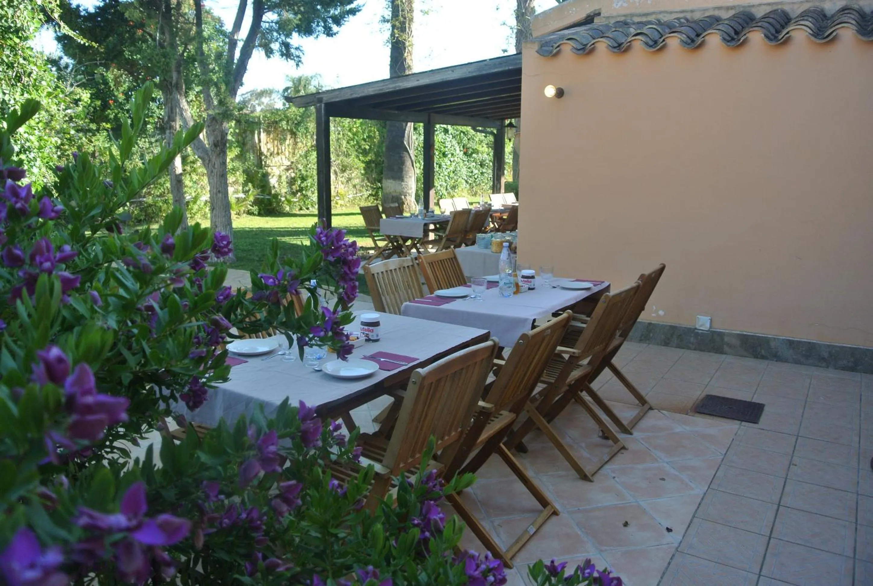 Breakfast in Villa Carlotta Resort