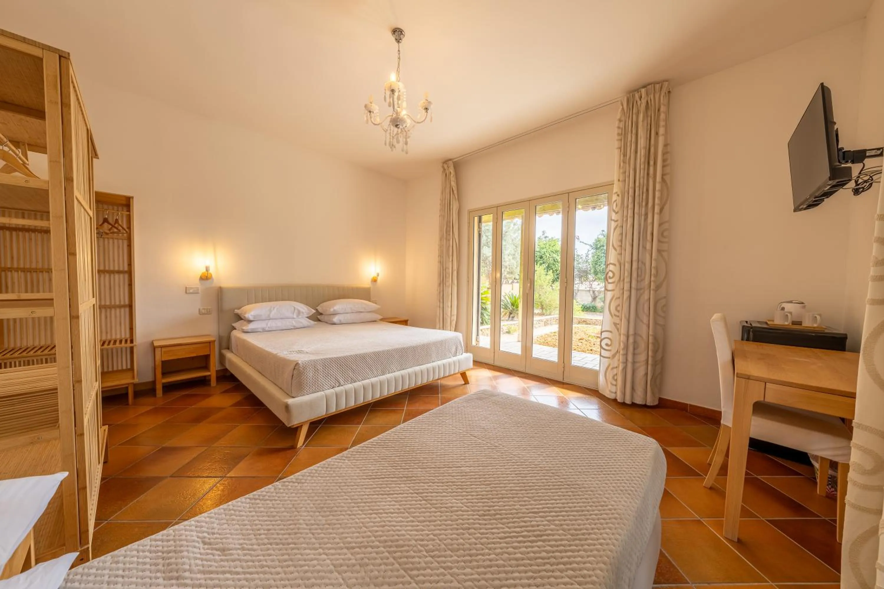 Photo of the whole room, Bed in Villa Carlotta Resort